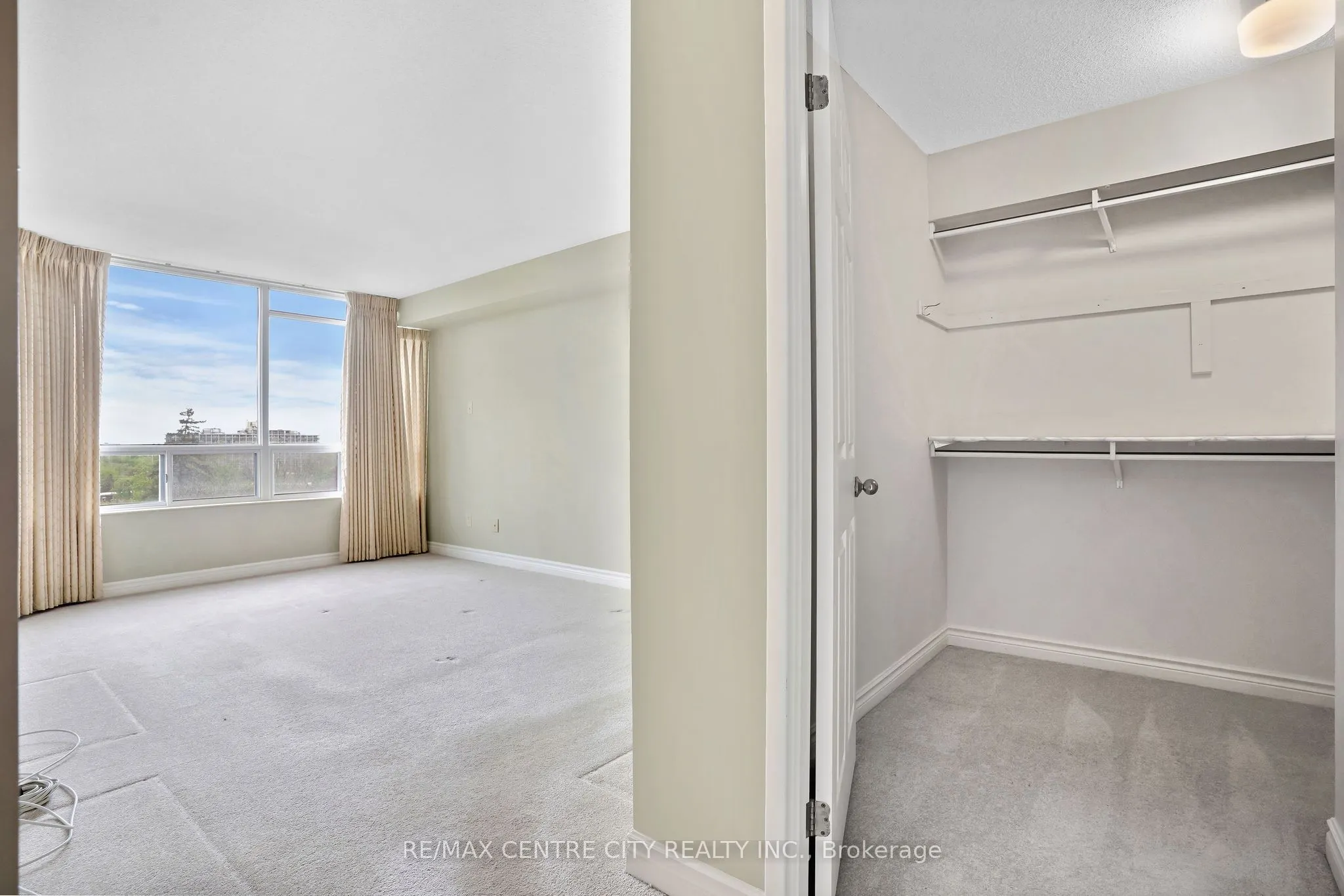 4 Willow Street, #808