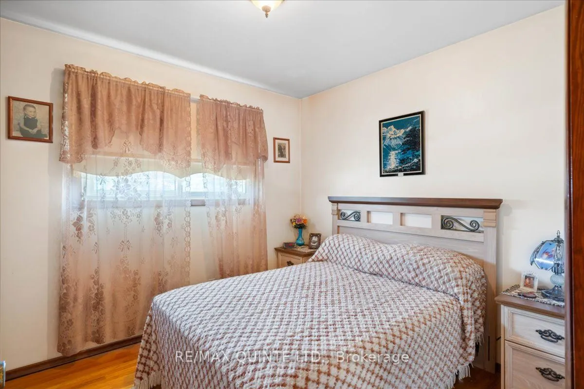 319 Montrose Road N
