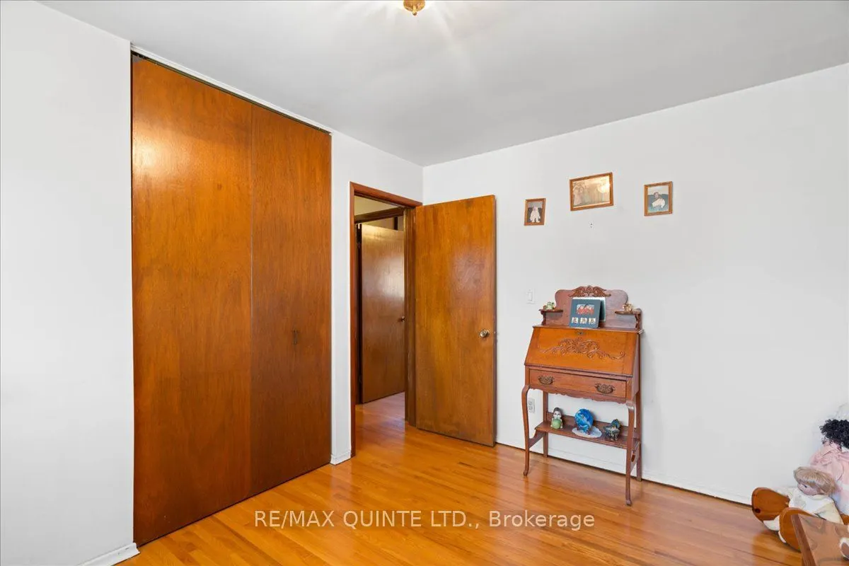 319 Montrose Road N