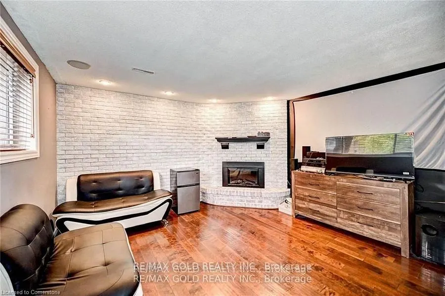 288 Salisbury Avenue