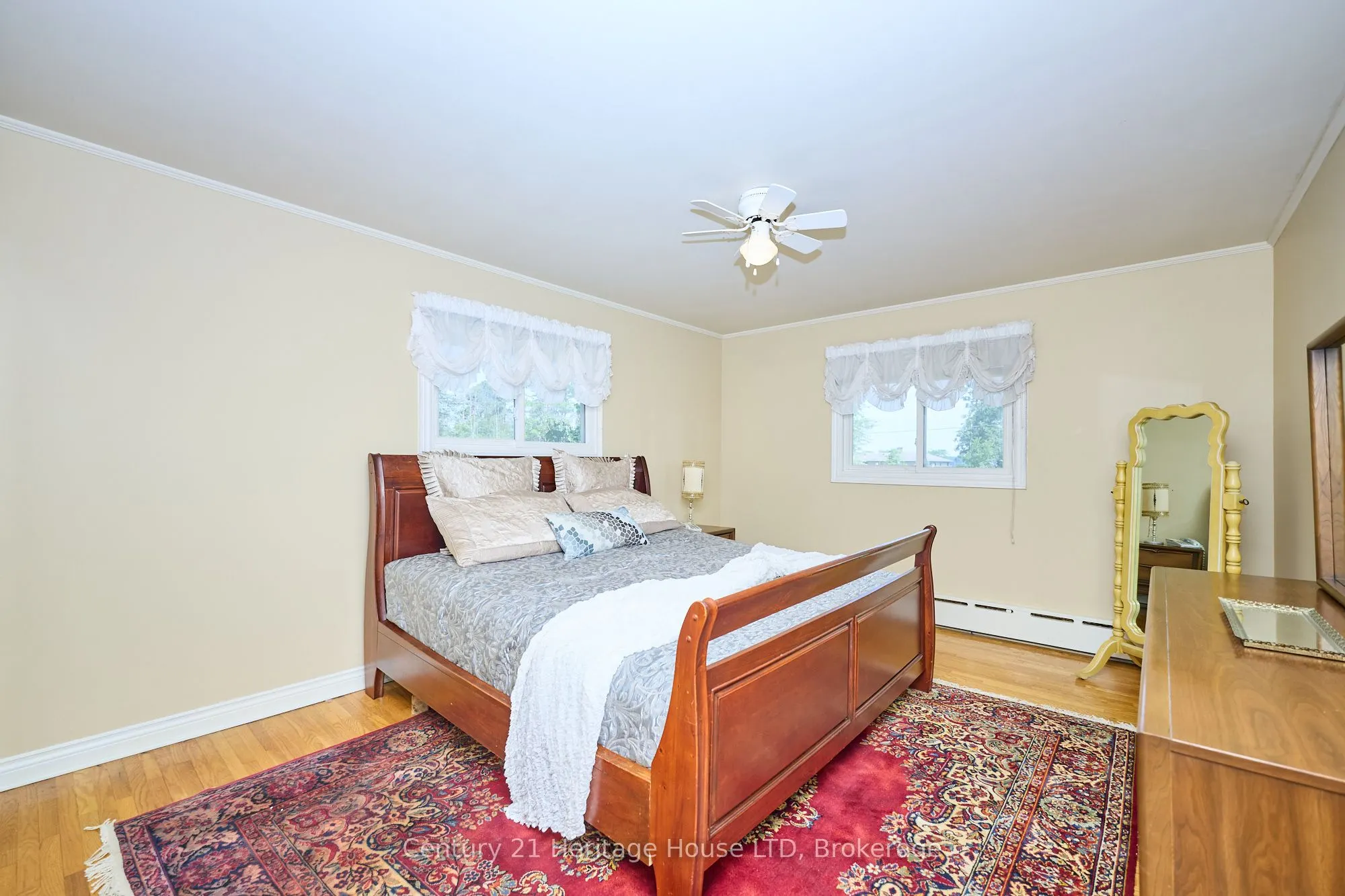 2229 Houck Crescent