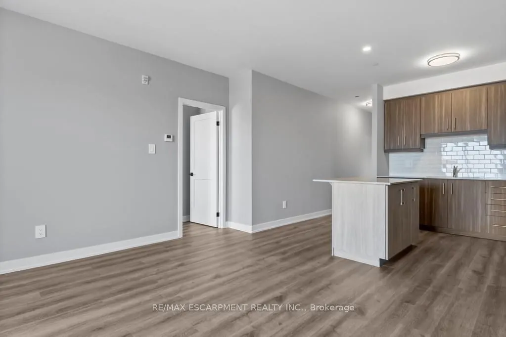 5002 King Street, #309