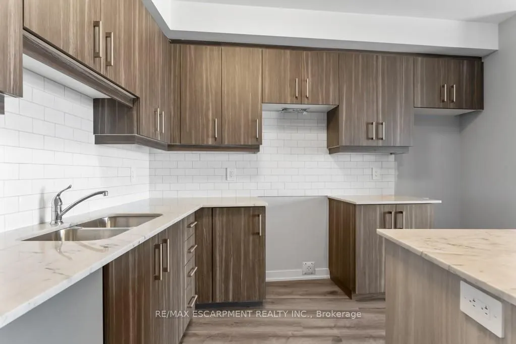5002 King Street, #309