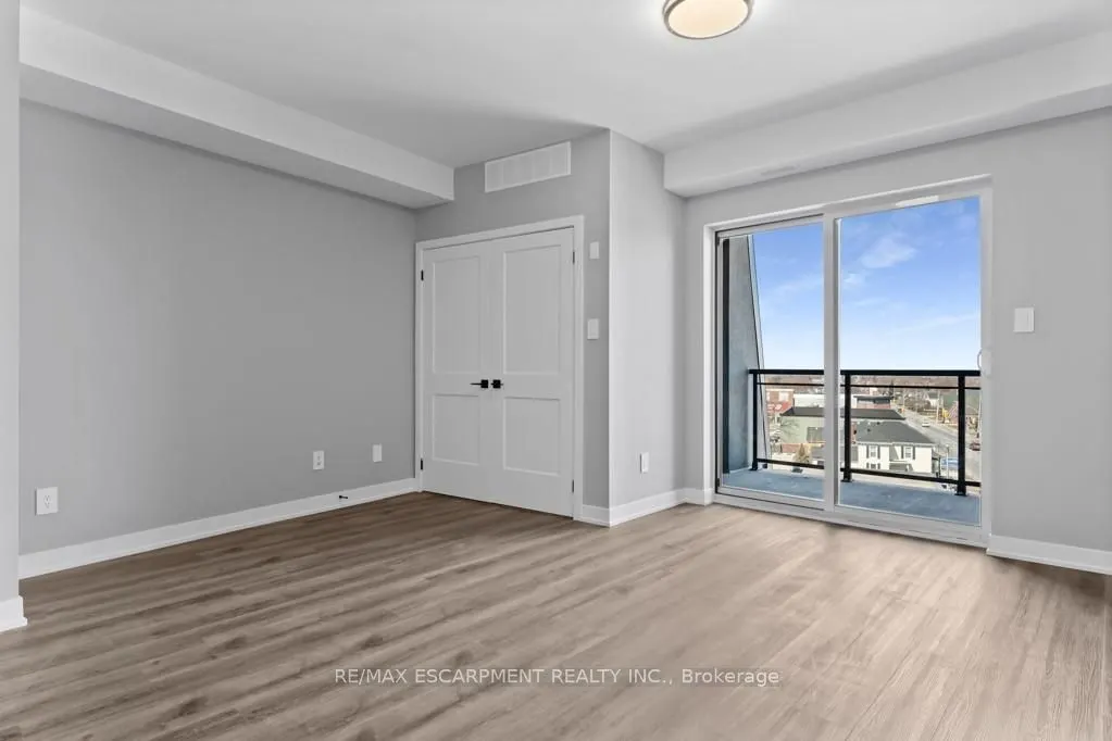 5002 King Street, #309