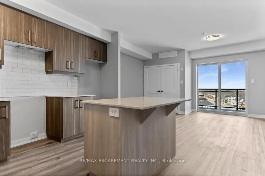 5002 King Street, #309
