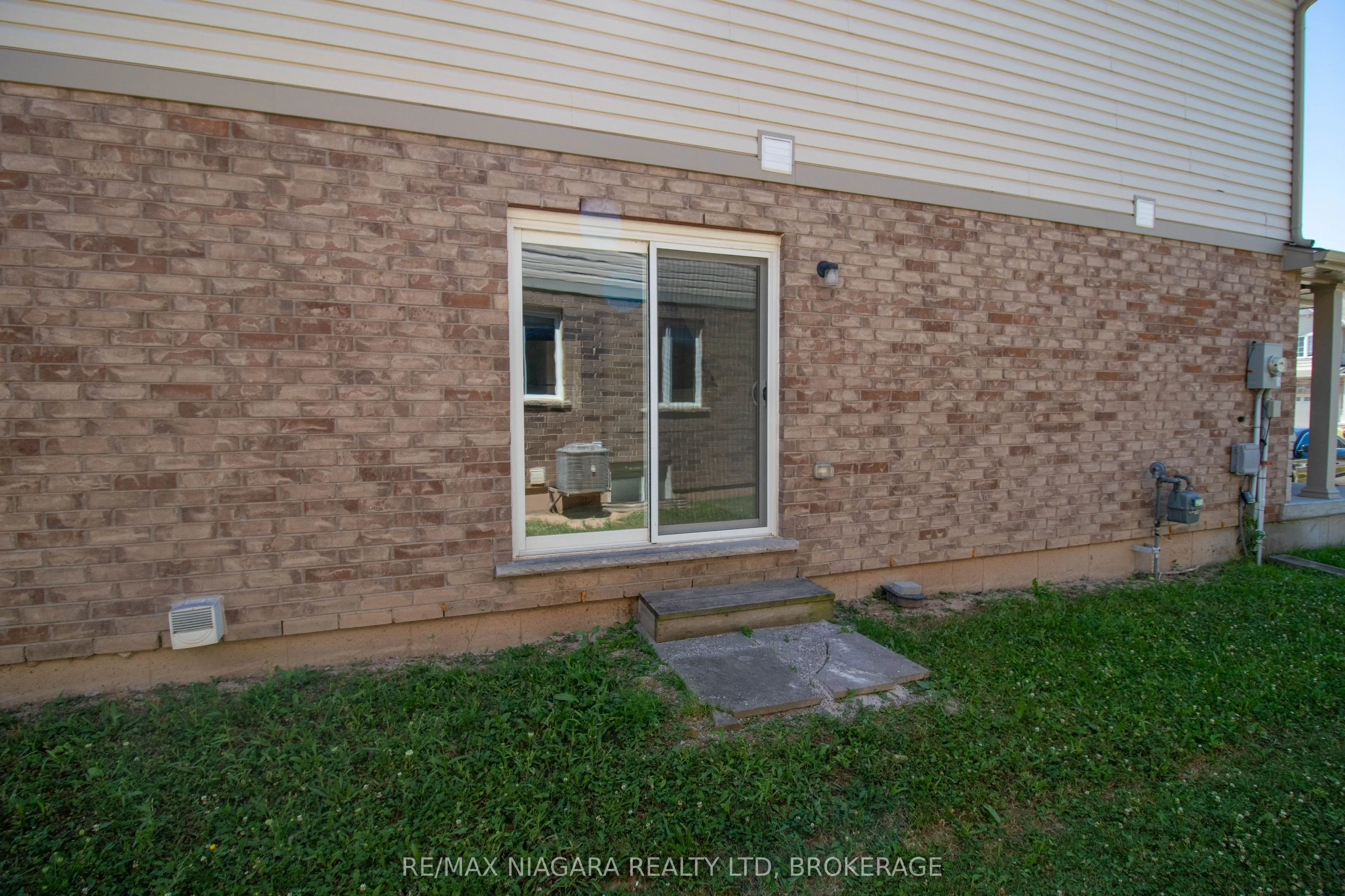 162 Winterberry Boulevard