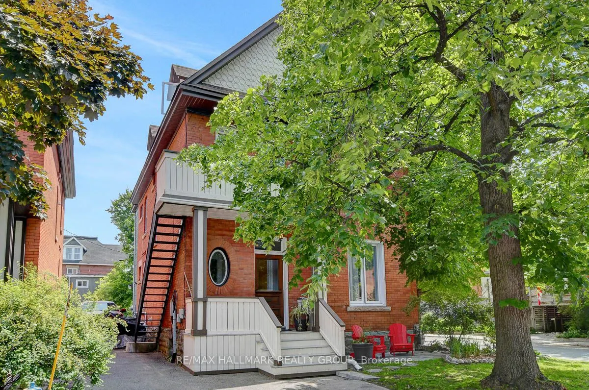 120 Strathcona Avenue