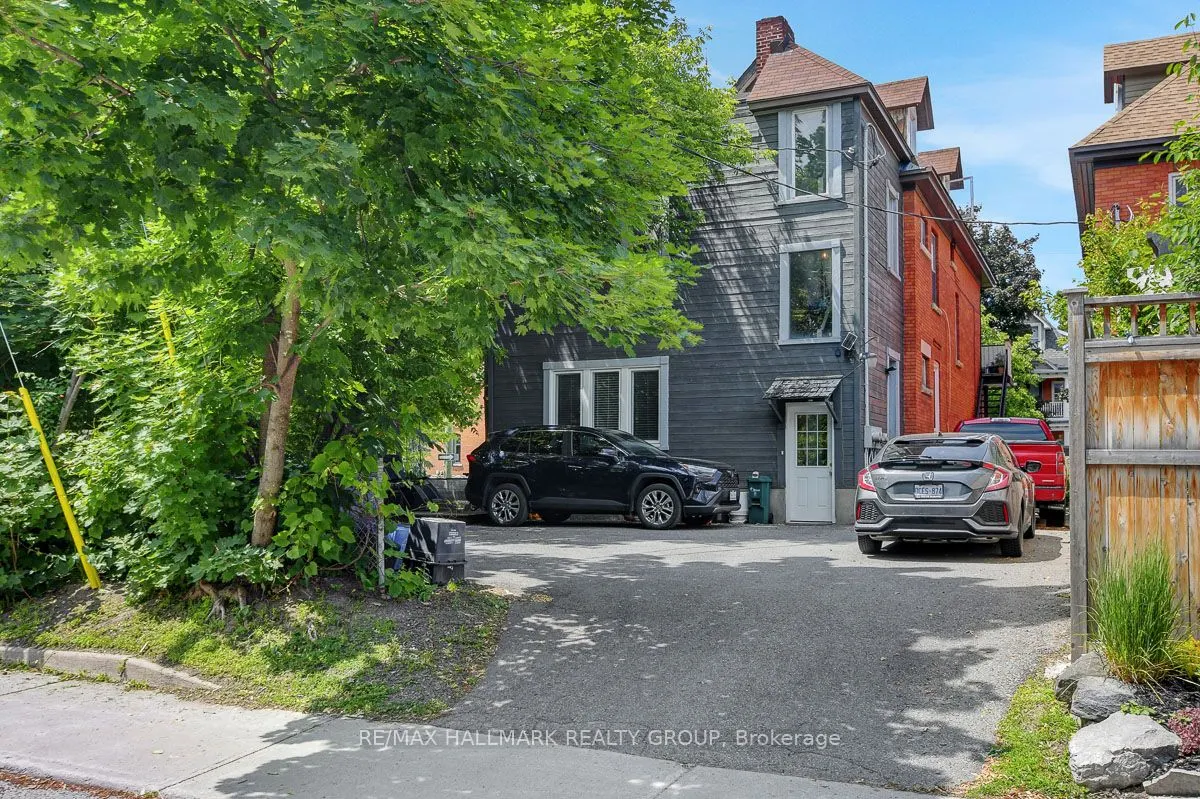 120 Strathcona Avenue