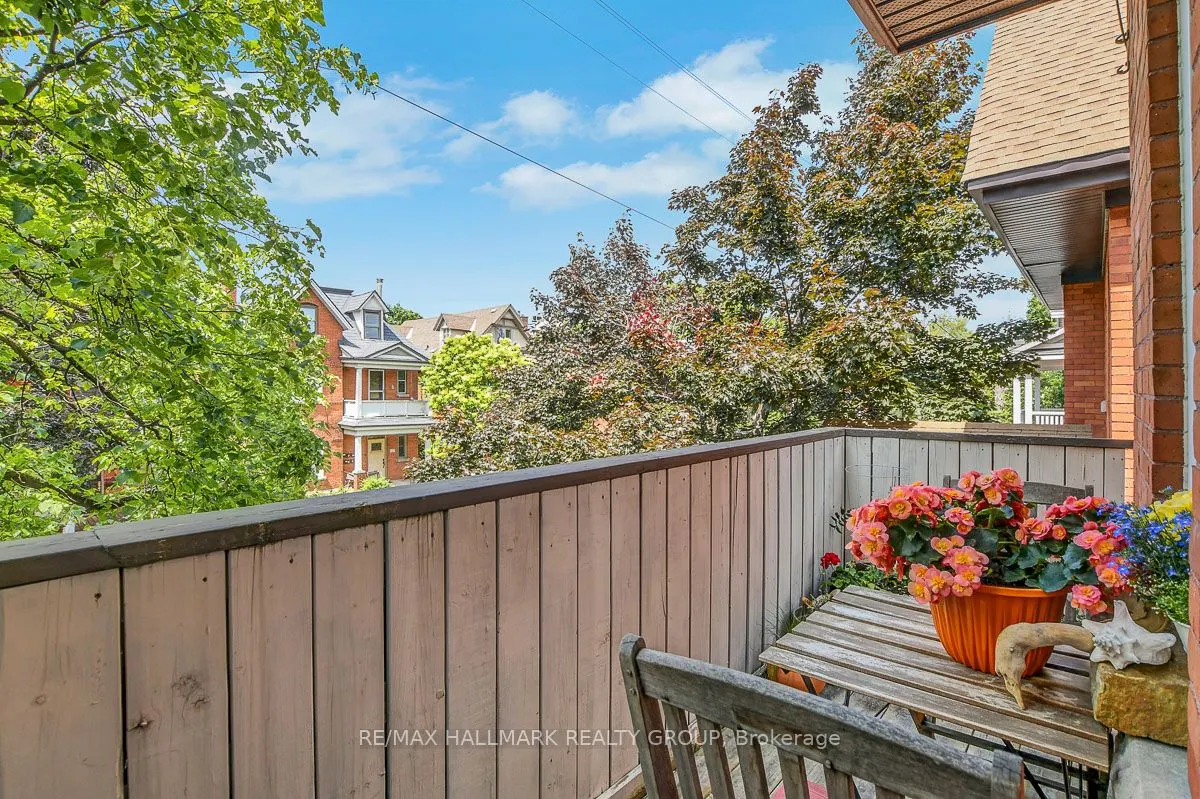 120 Strathcona Avenue