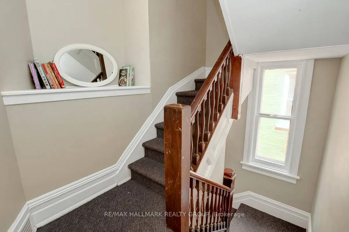 120 Strathcona Avenue
