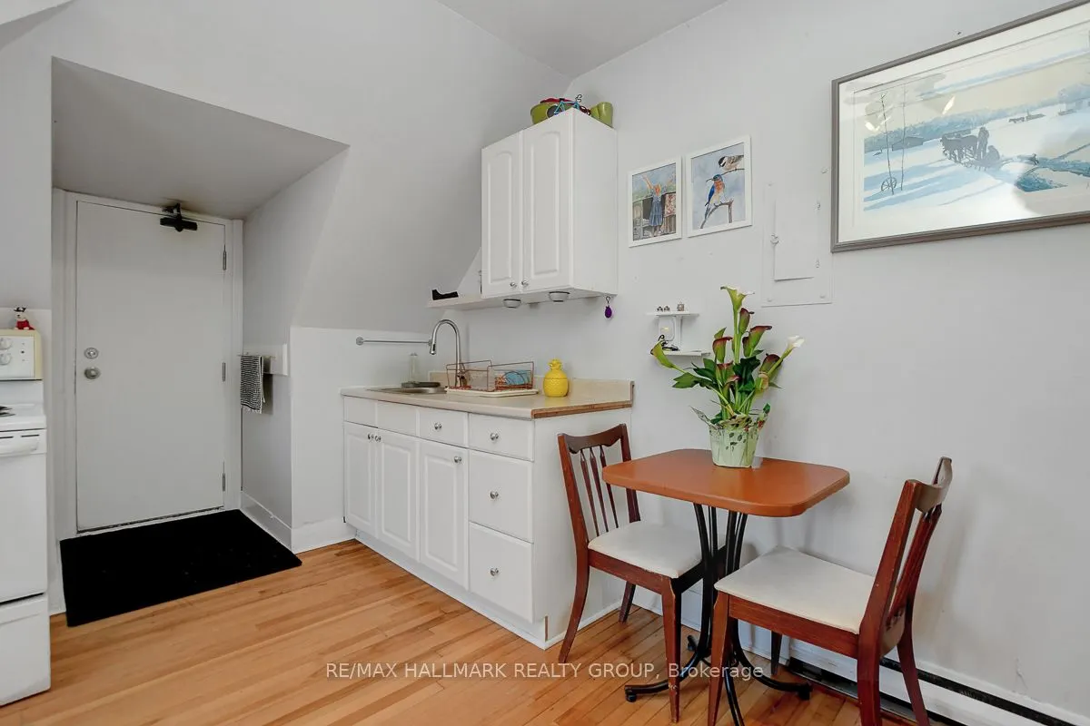 120 Strathcona Avenue