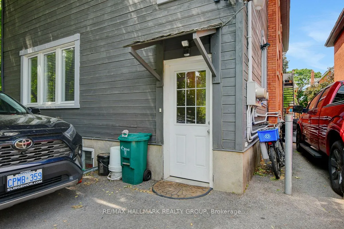 120 Strathcona Avenue