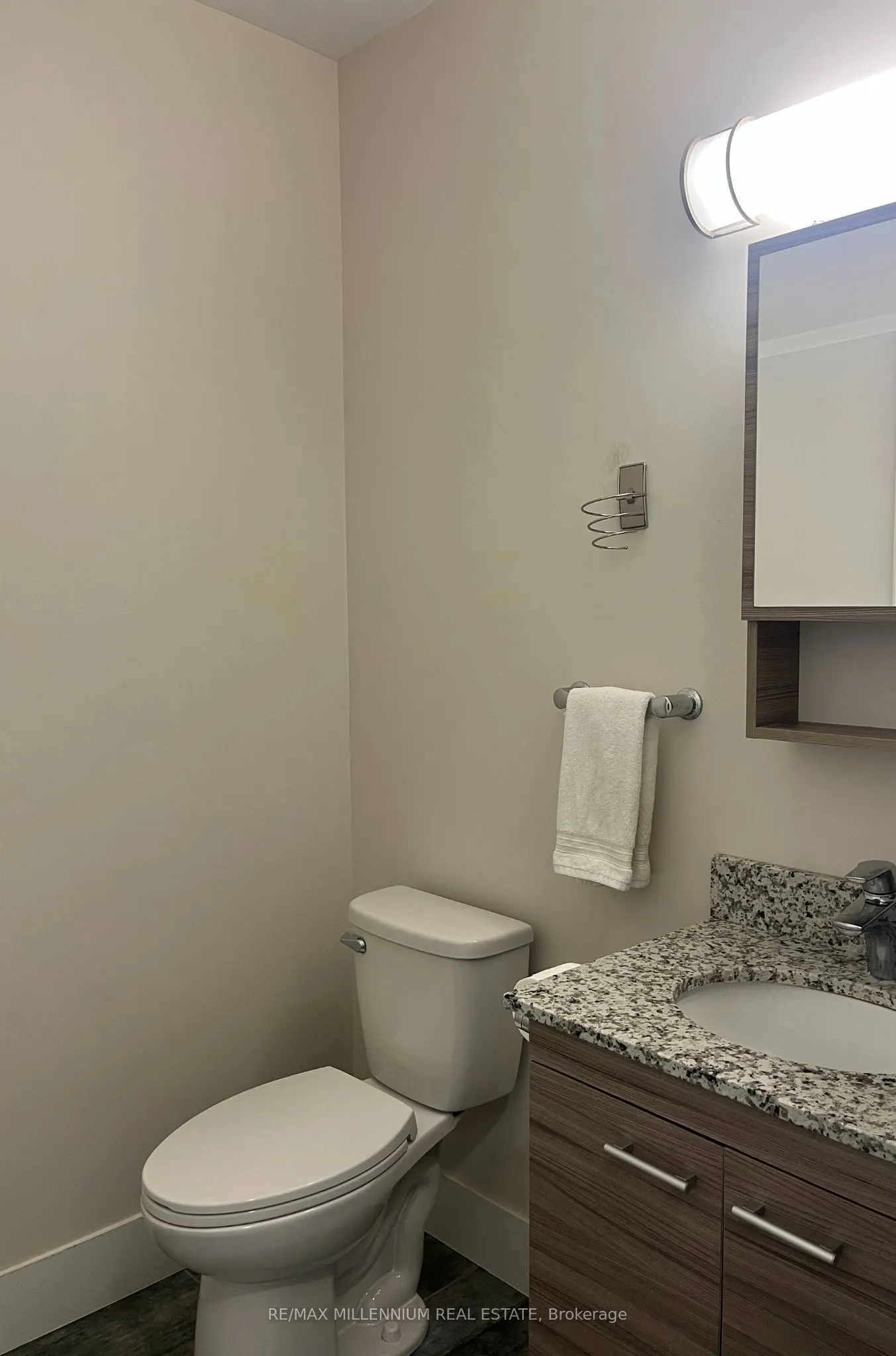 253 Albert Street, #202