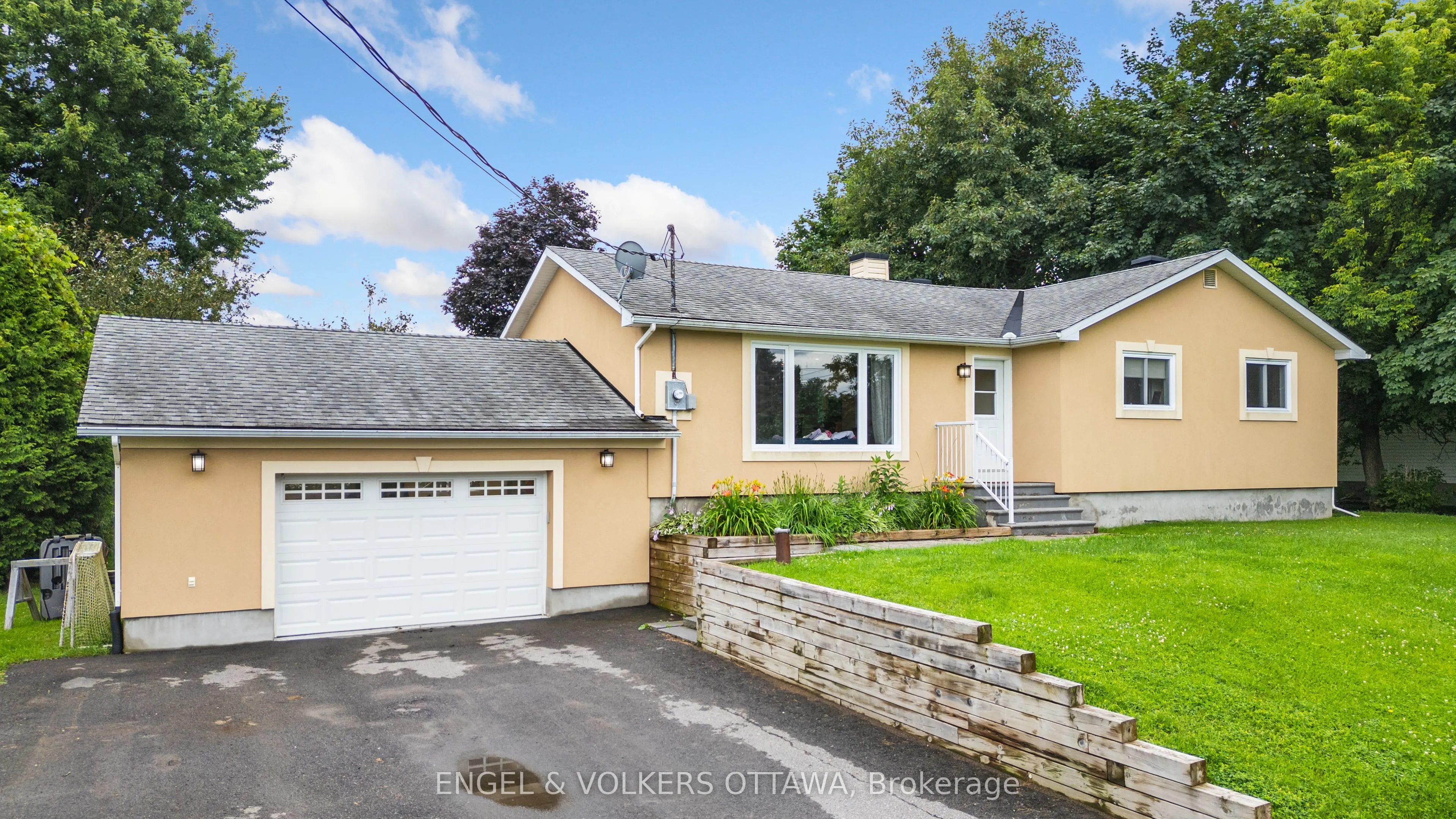 5 Murphy Court
