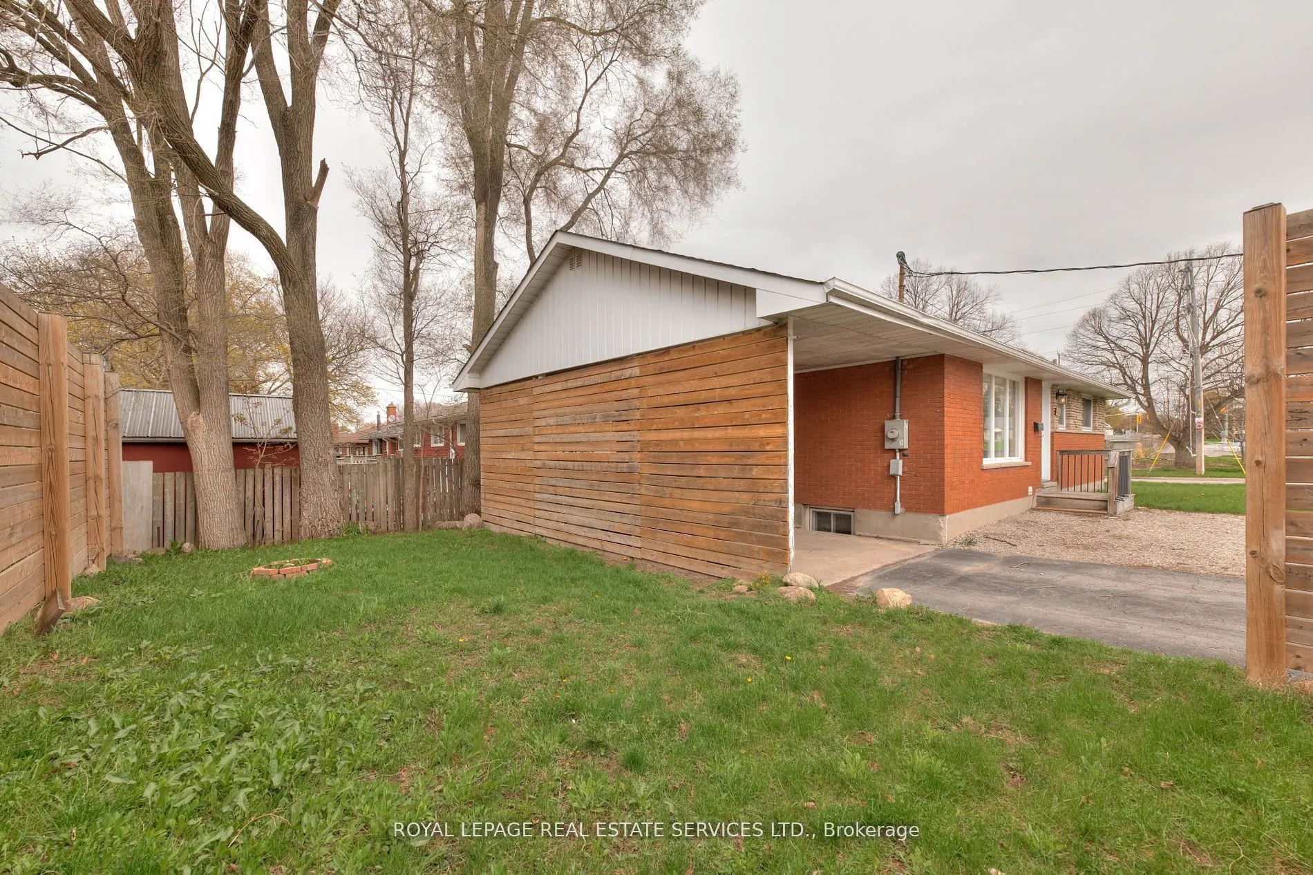 484 Speedvale Avenue E