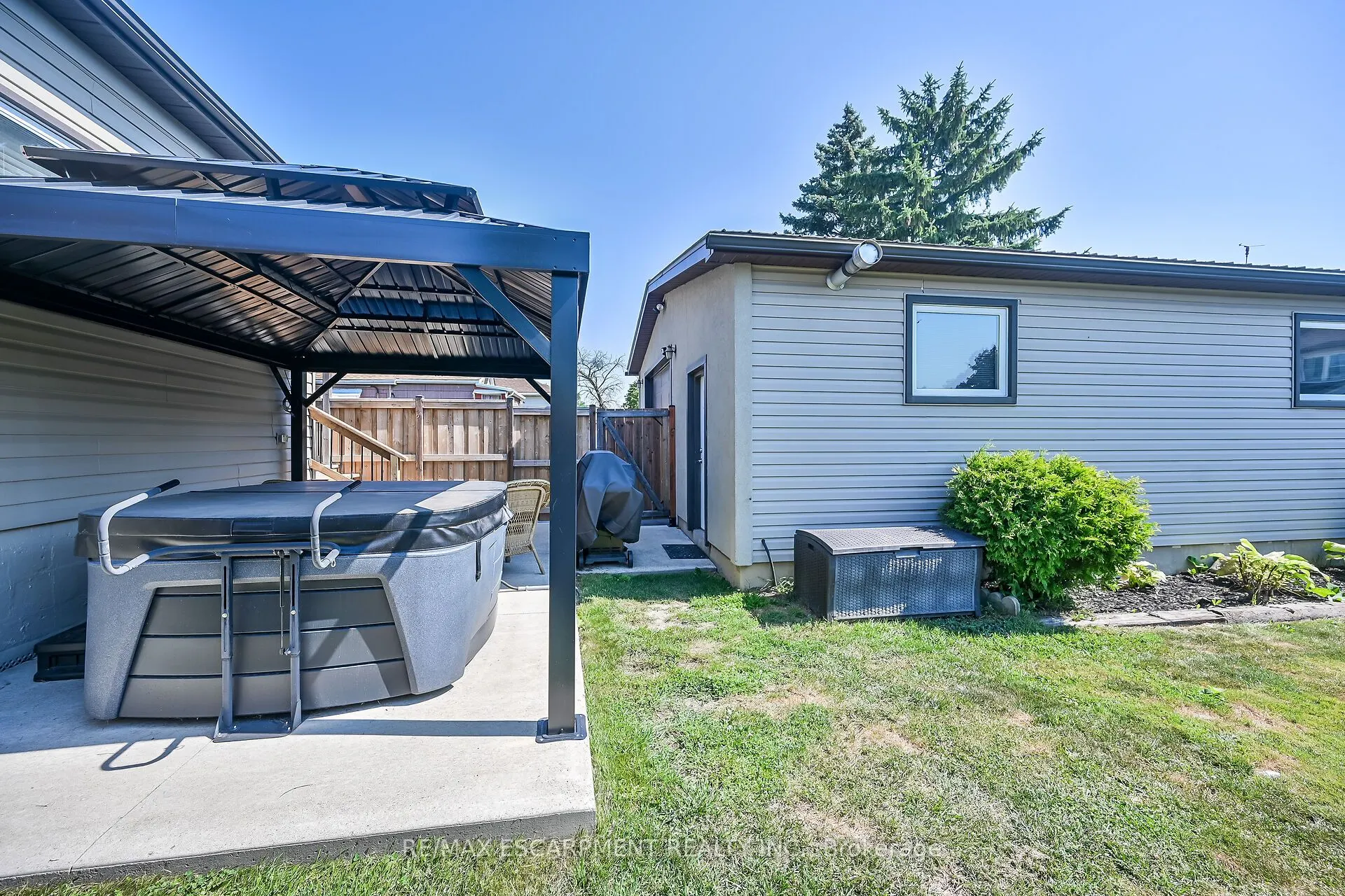 533 Cochrane Road