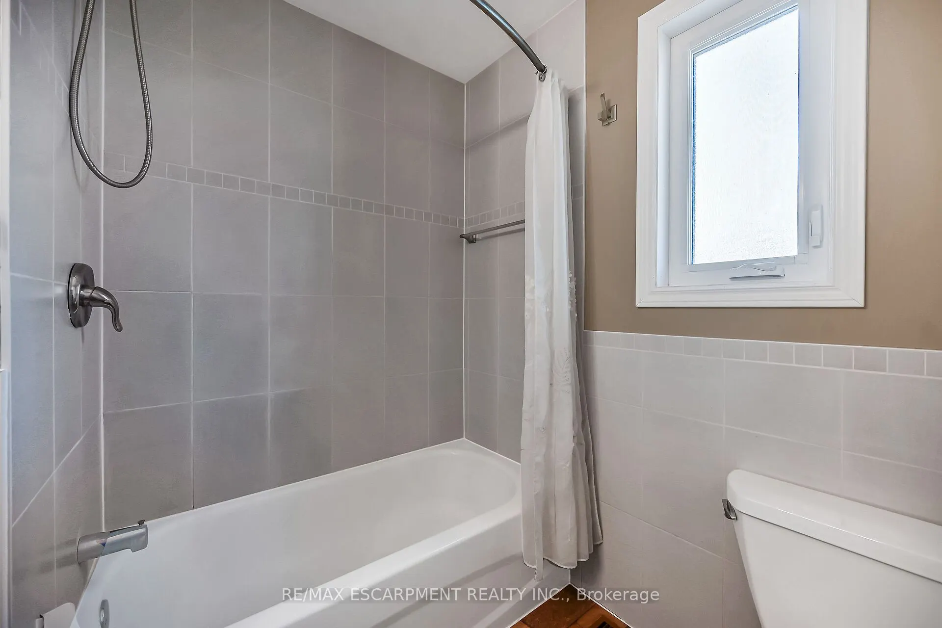 533 Cochrane Road