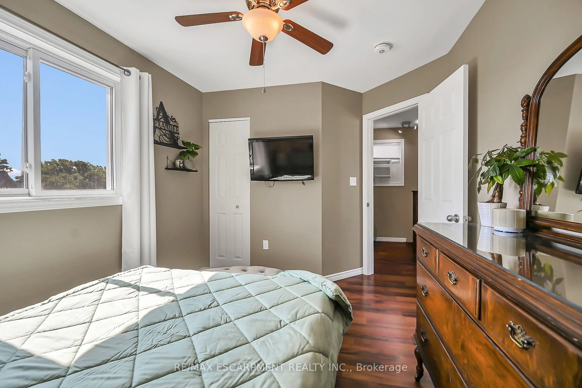 533 Cochrane Road