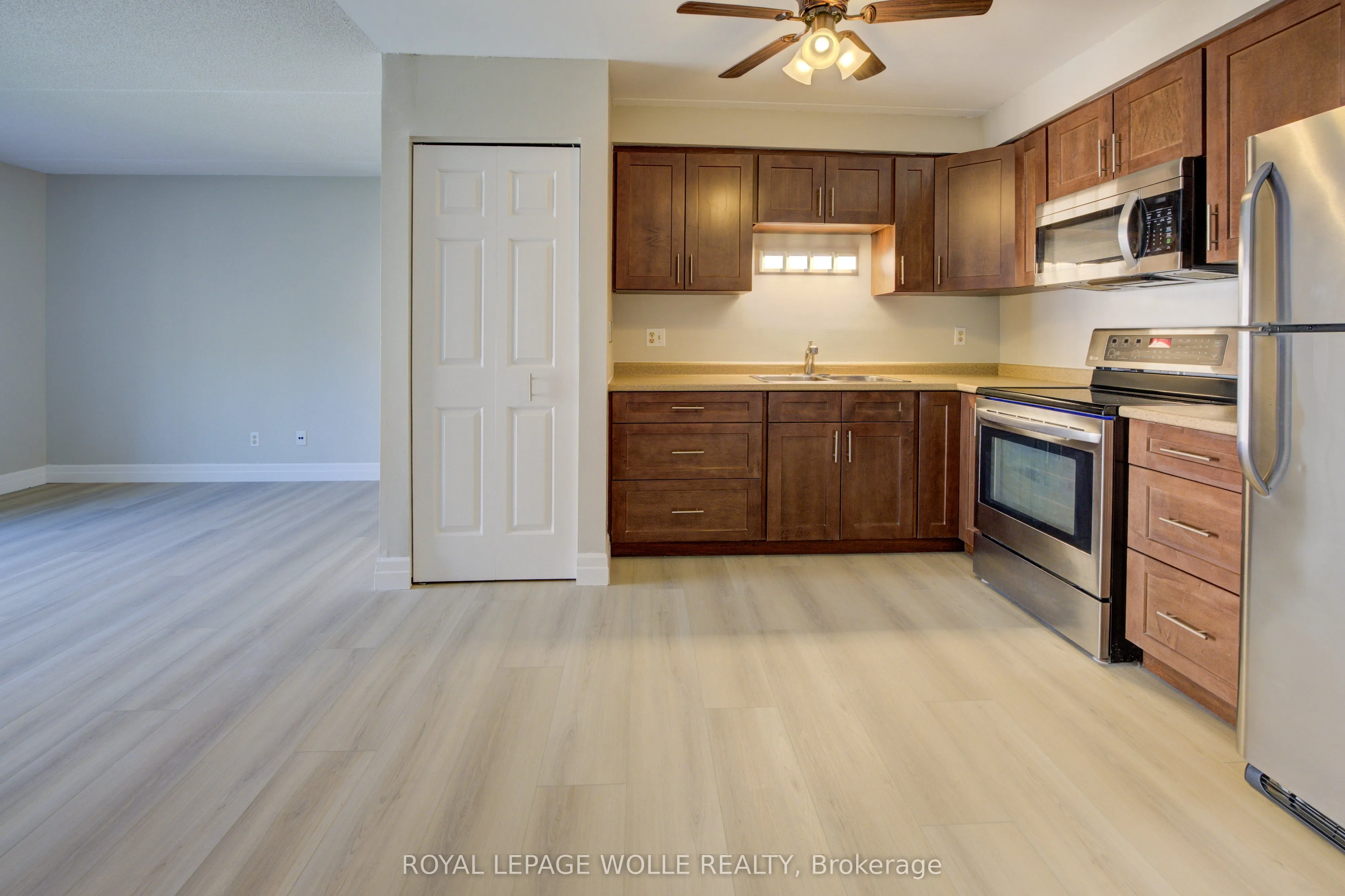 329 Northlake Drive, #7