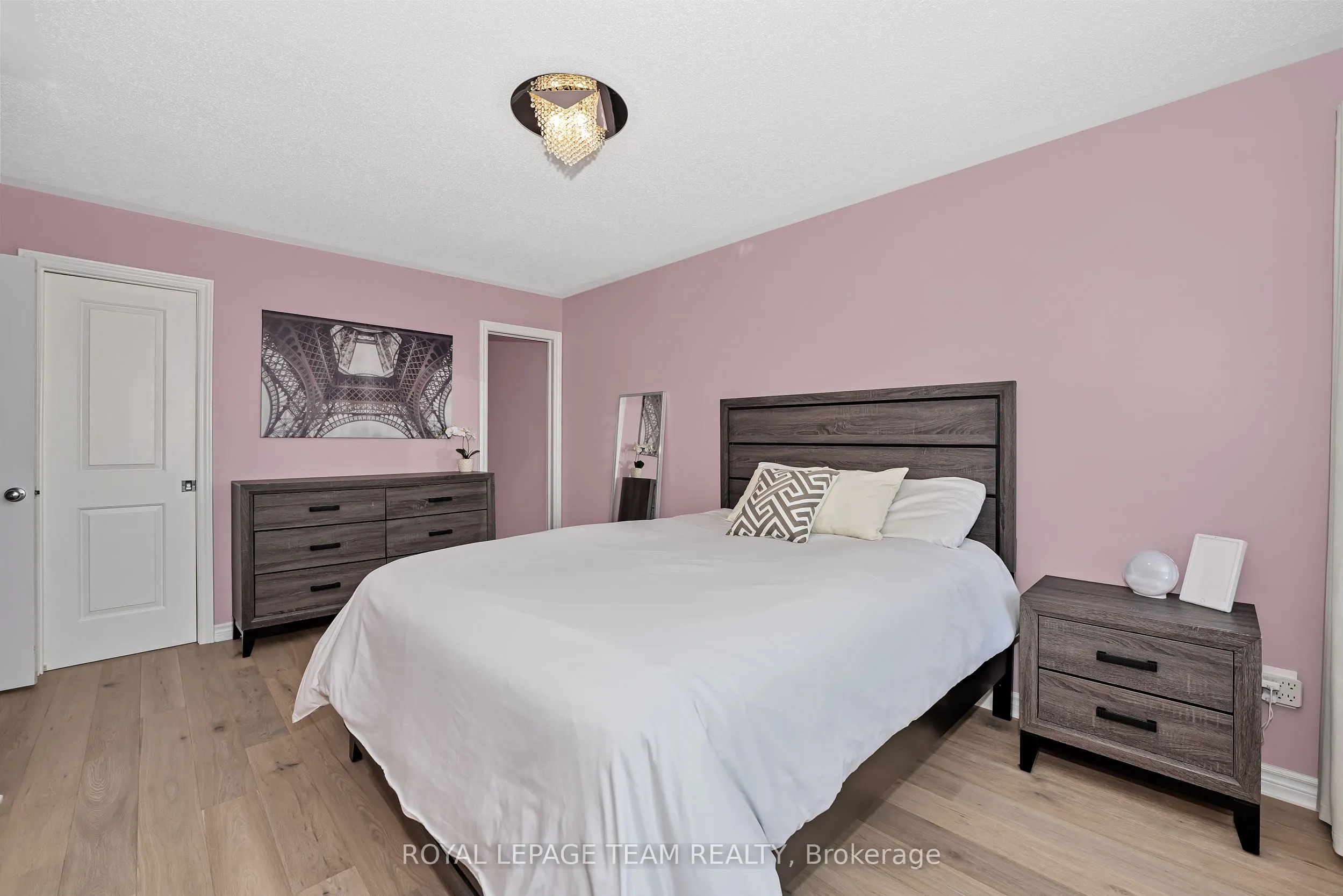 887 Kilbirnie Drive