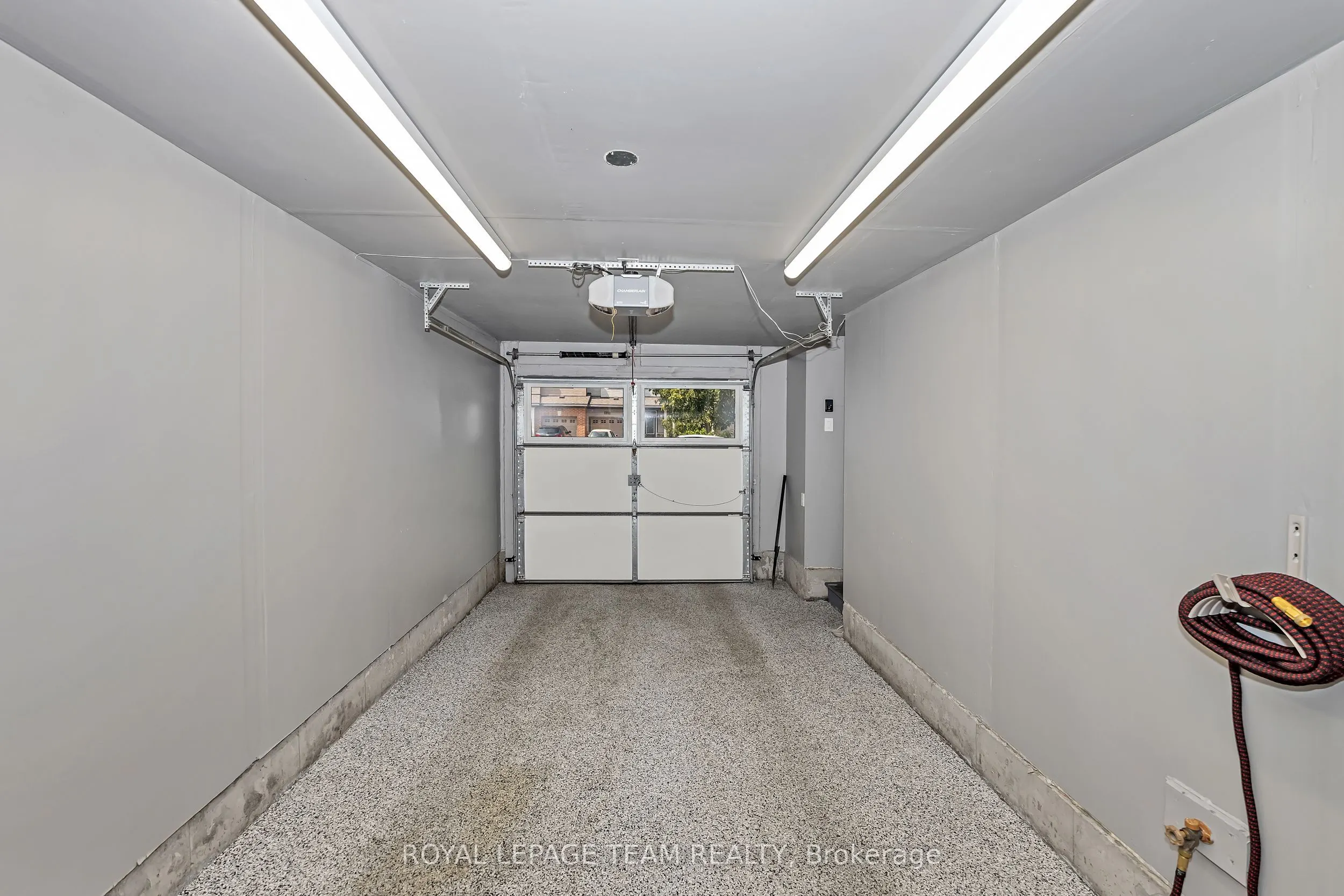 887 Kilbirnie Drive
