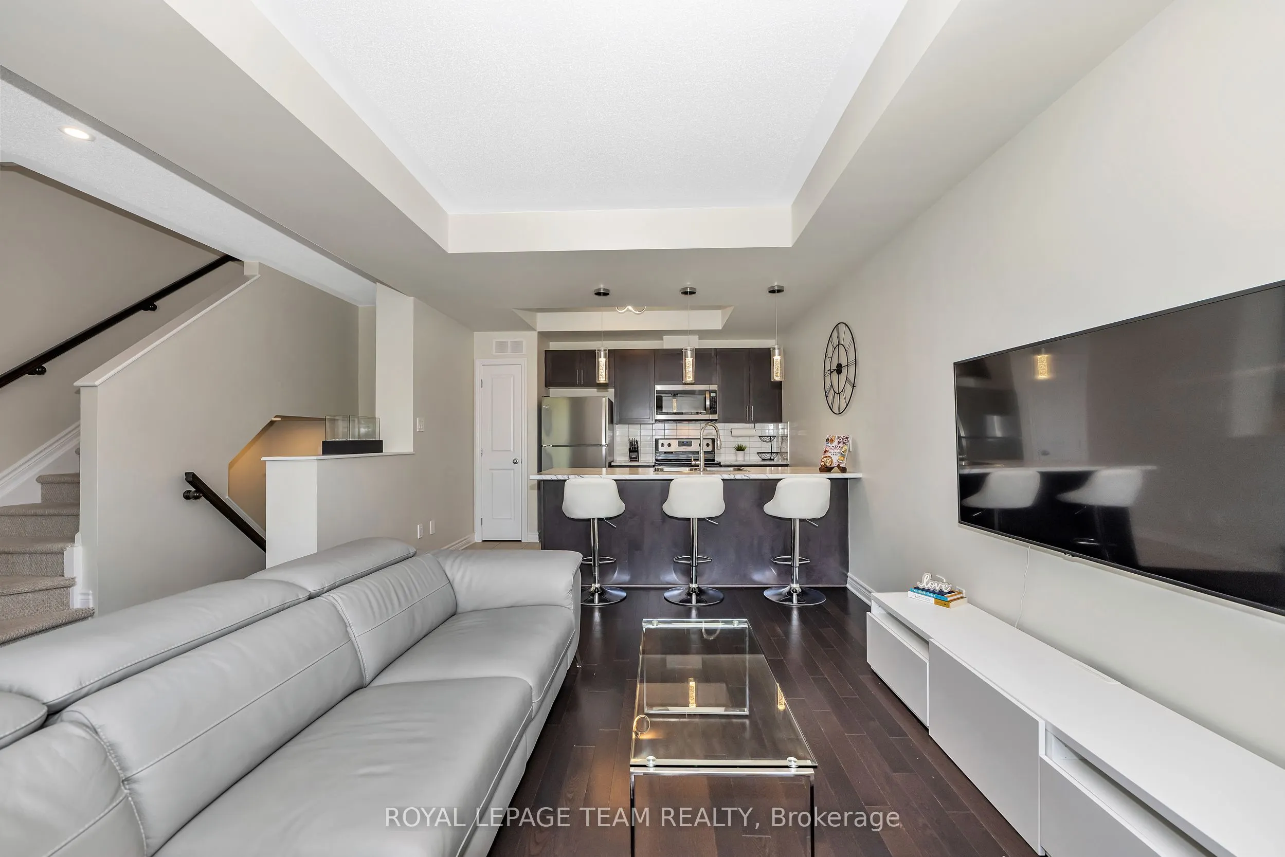 887 Kilbirnie Drive