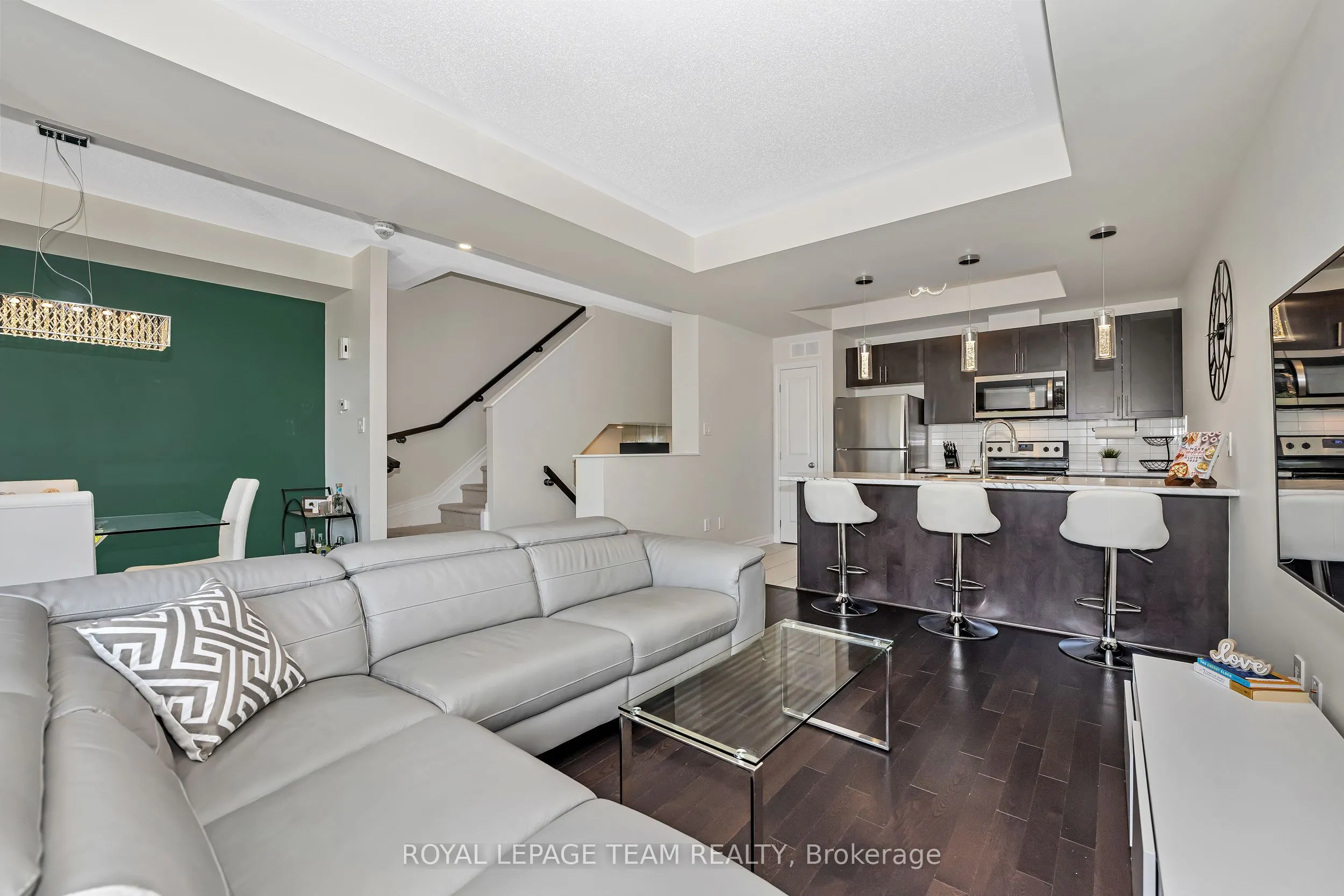 887 Kilbirnie Drive