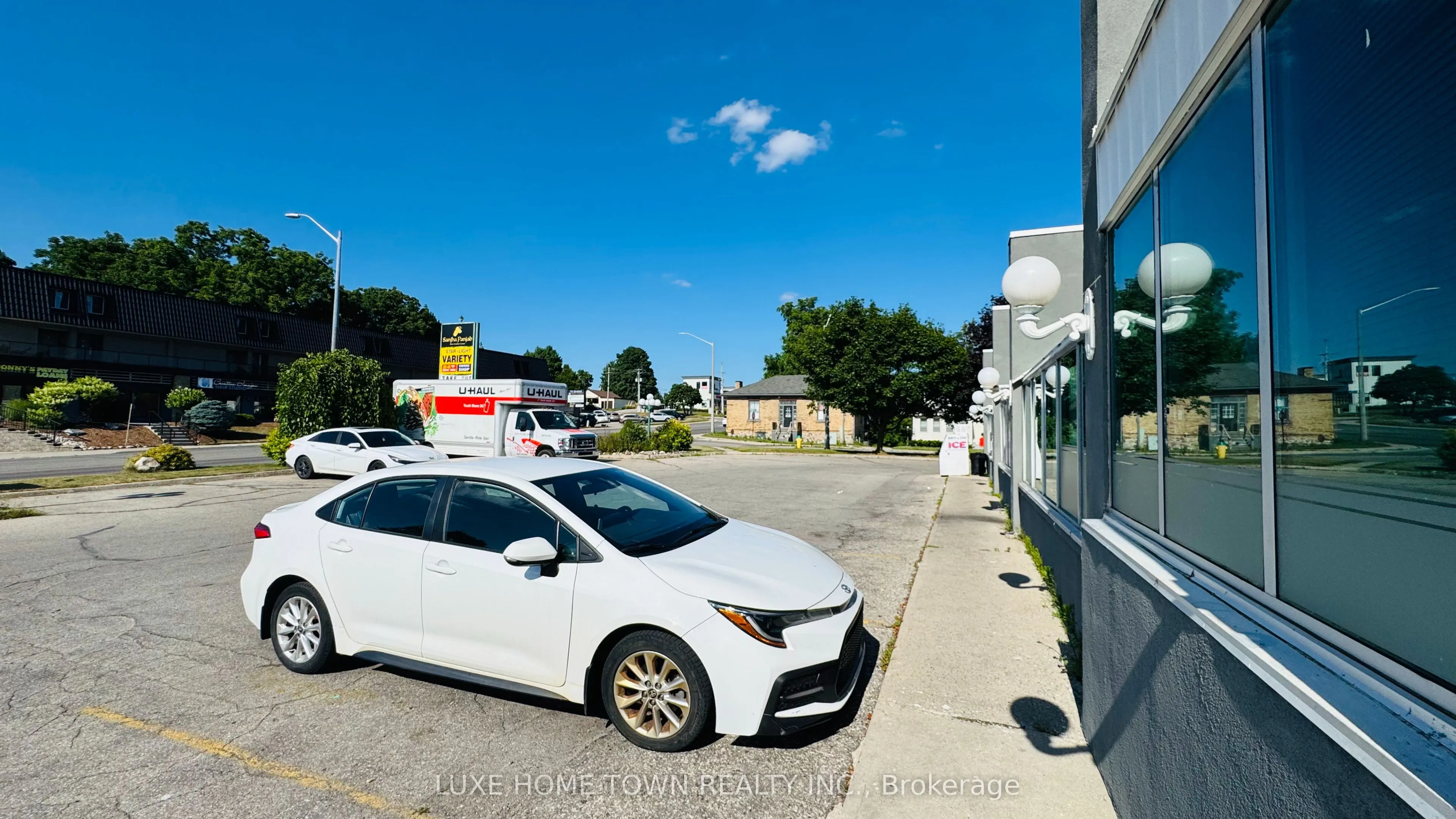 780 Dundas Street, #1