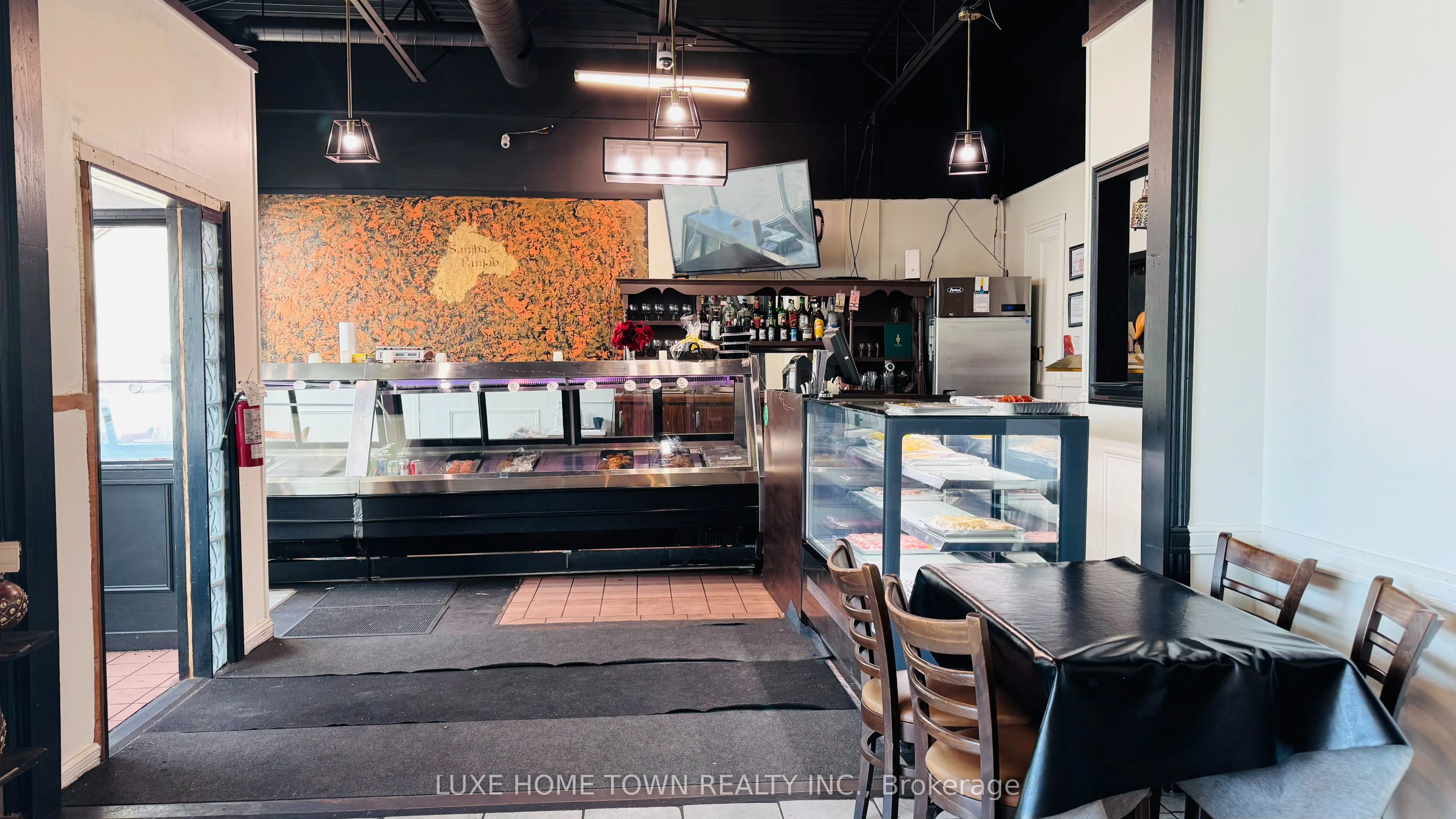 780 Dundas Street, #1