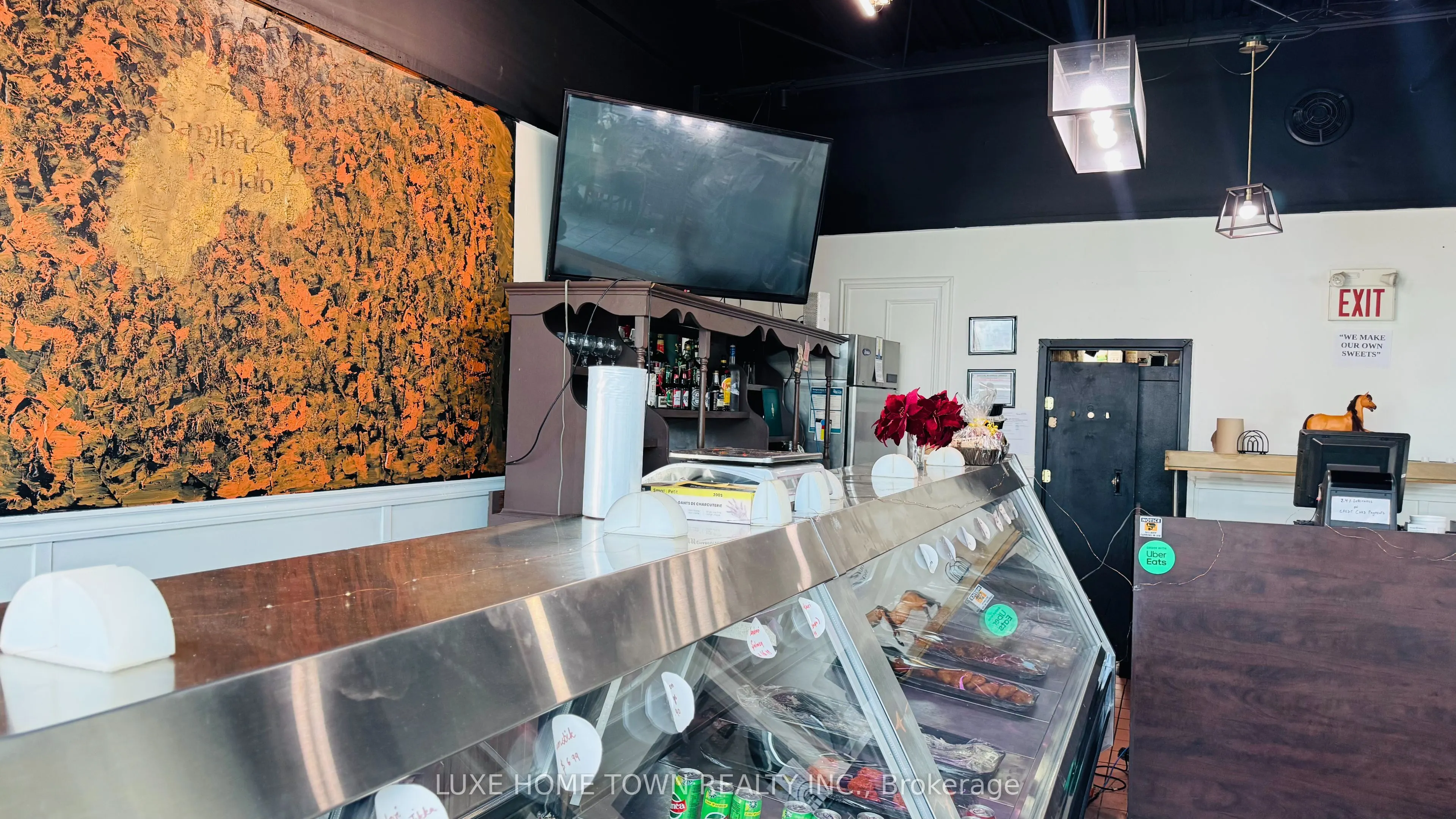 780 Dundas Street, #1