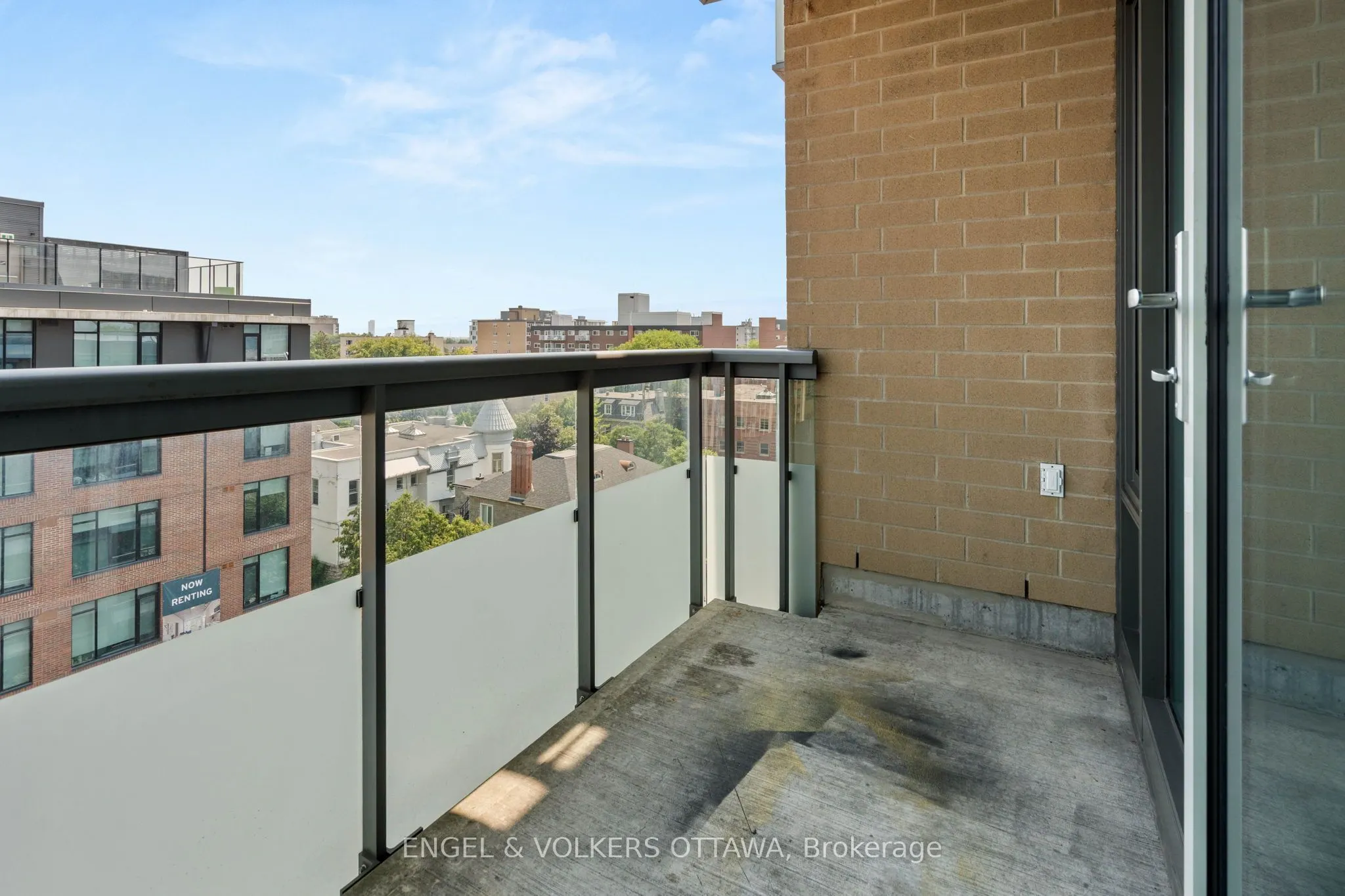 238 Besserer Street, #913