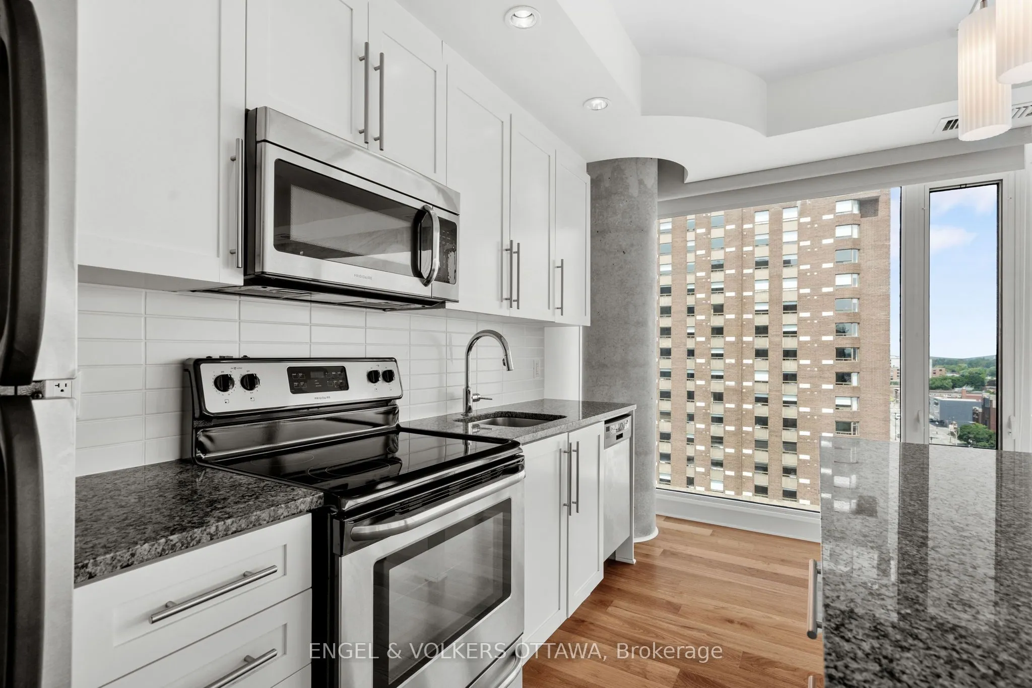 238 Besserer Street, #913