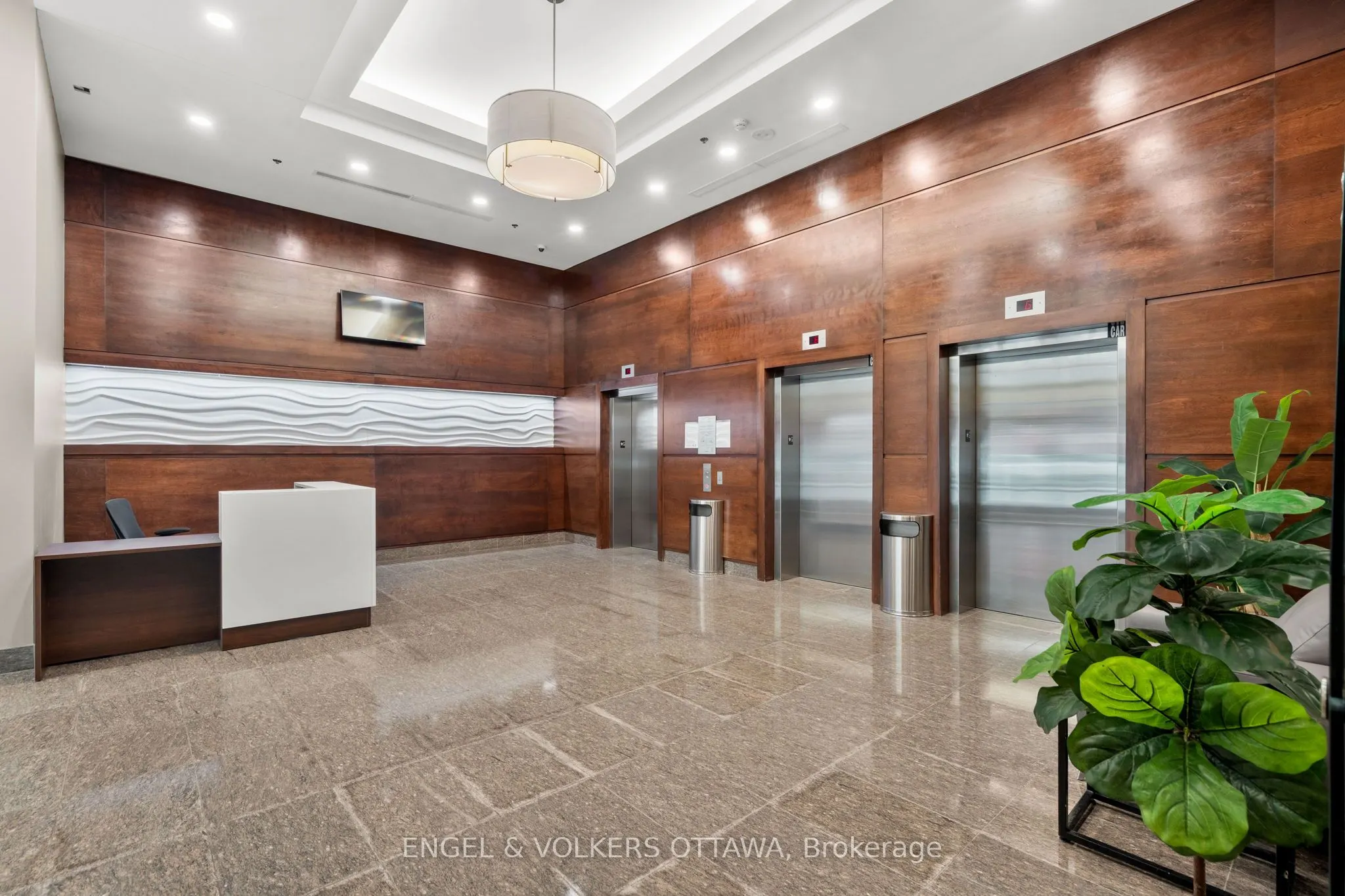 238 Besserer Street, #913