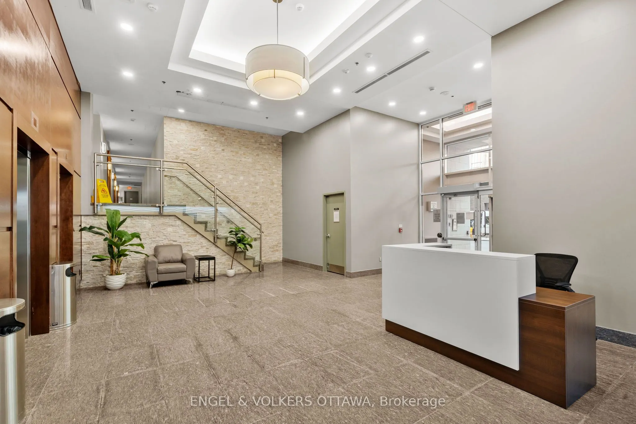238 Besserer Street, #913