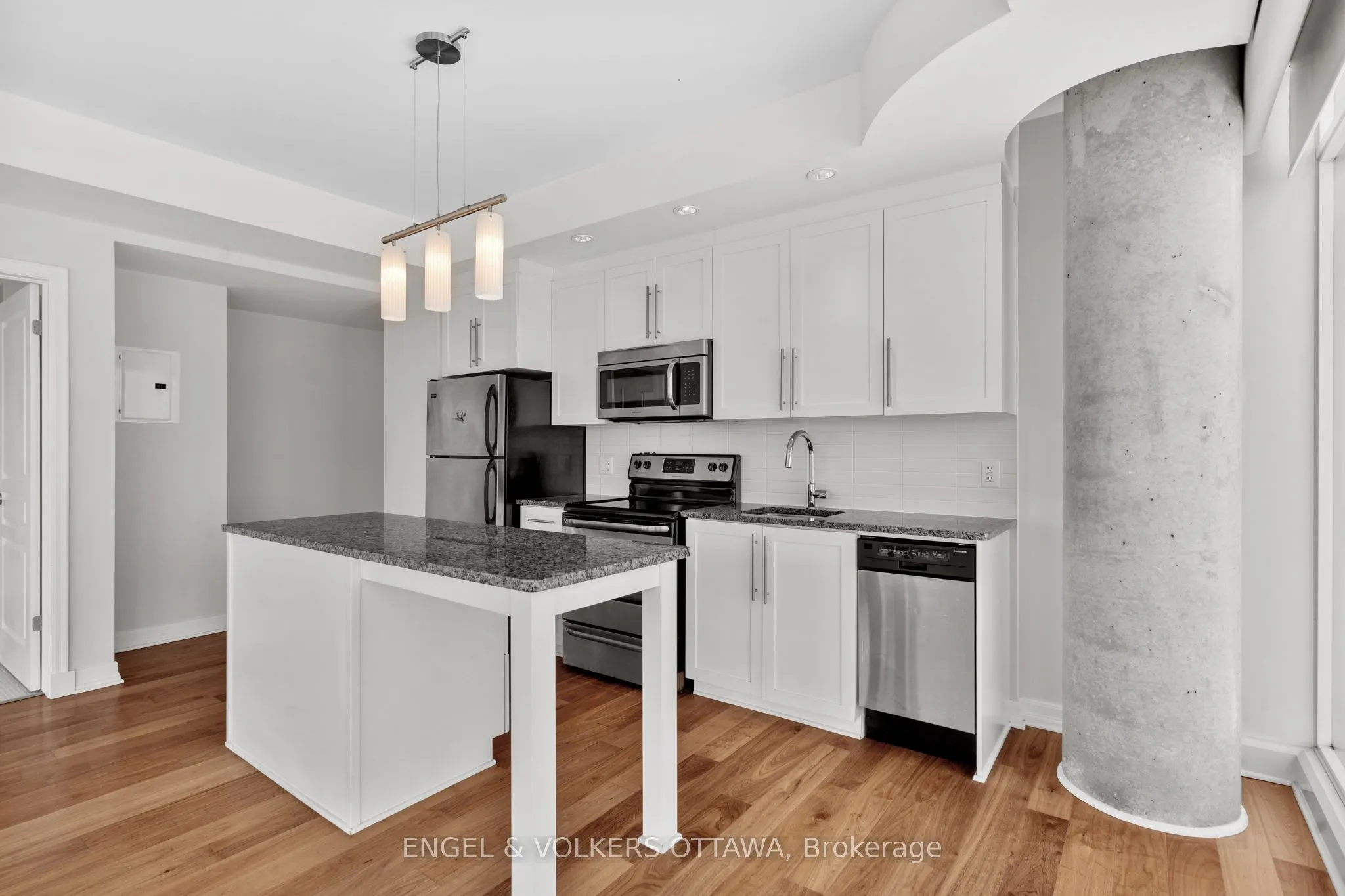 238 Besserer Street, #913