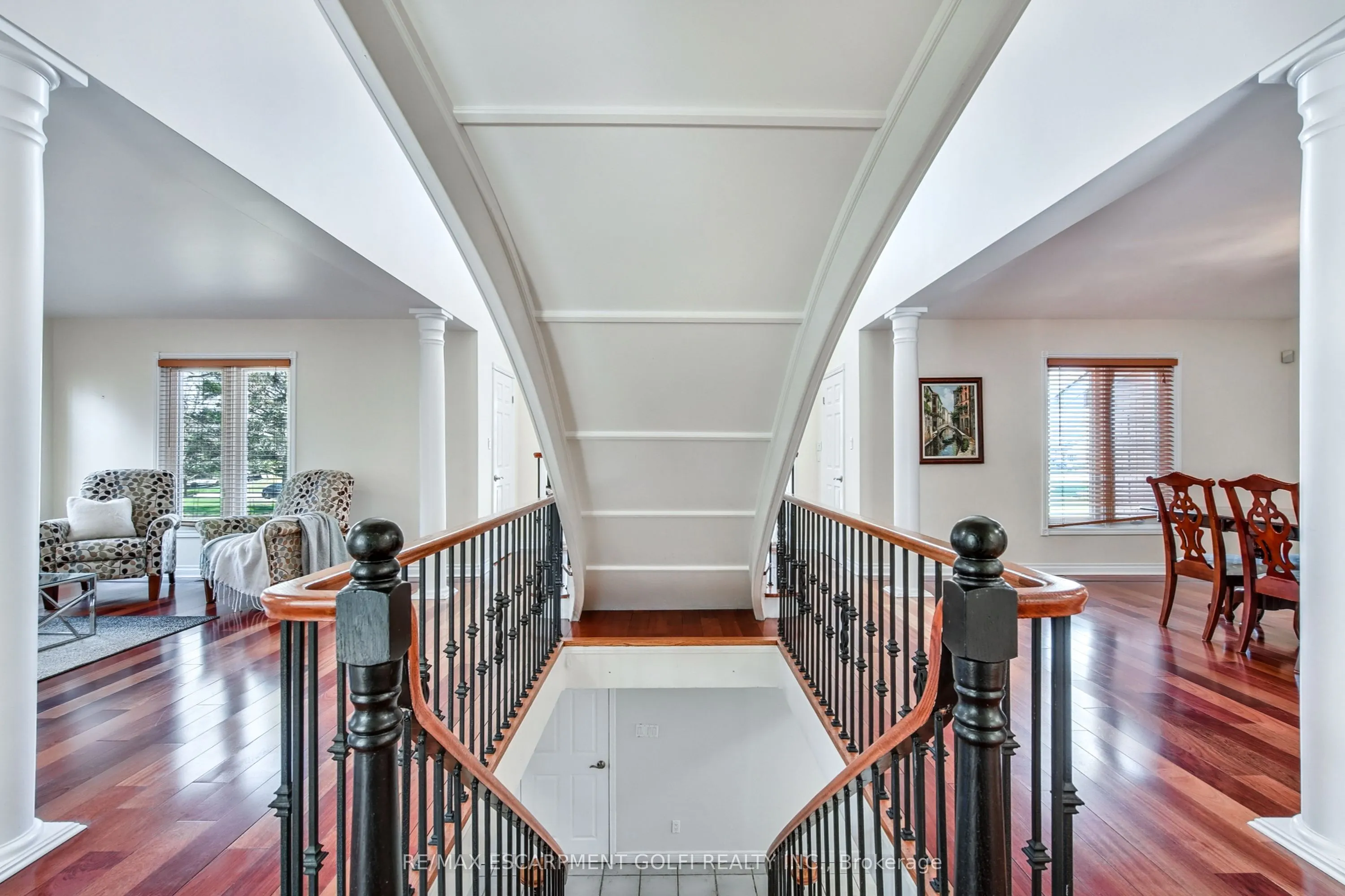 24 JOHN MARTIN Crescent