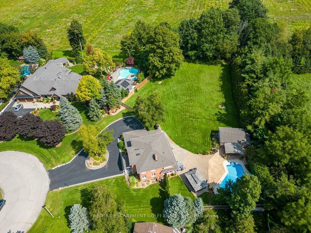 24 JOHN MARTIN Crescent