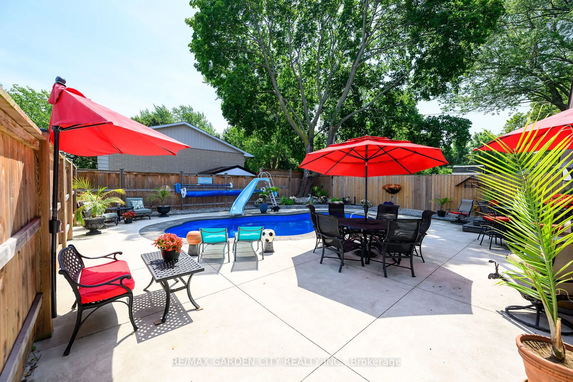 8 BENDAMERE Drive