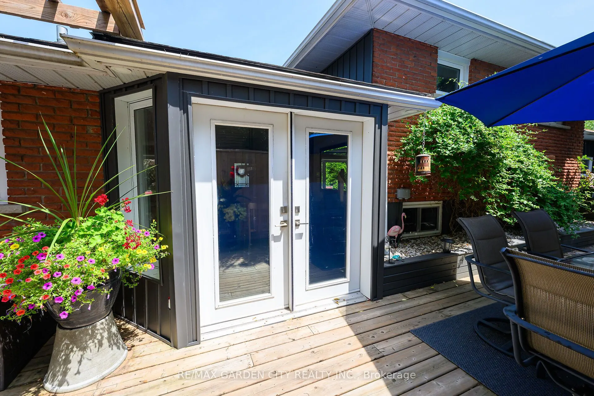 8 BENDAMERE Drive
