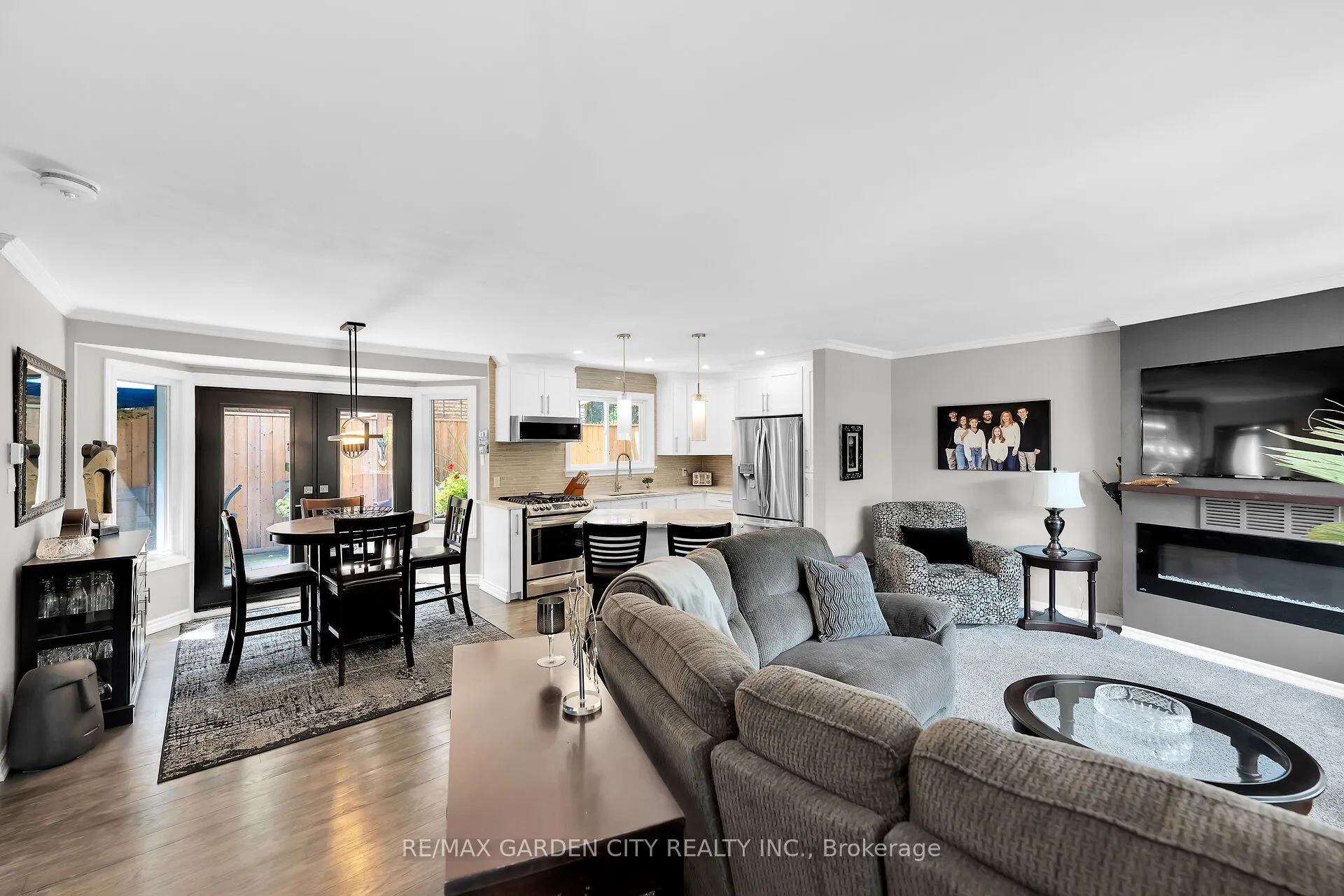 8 BENDAMERE Drive