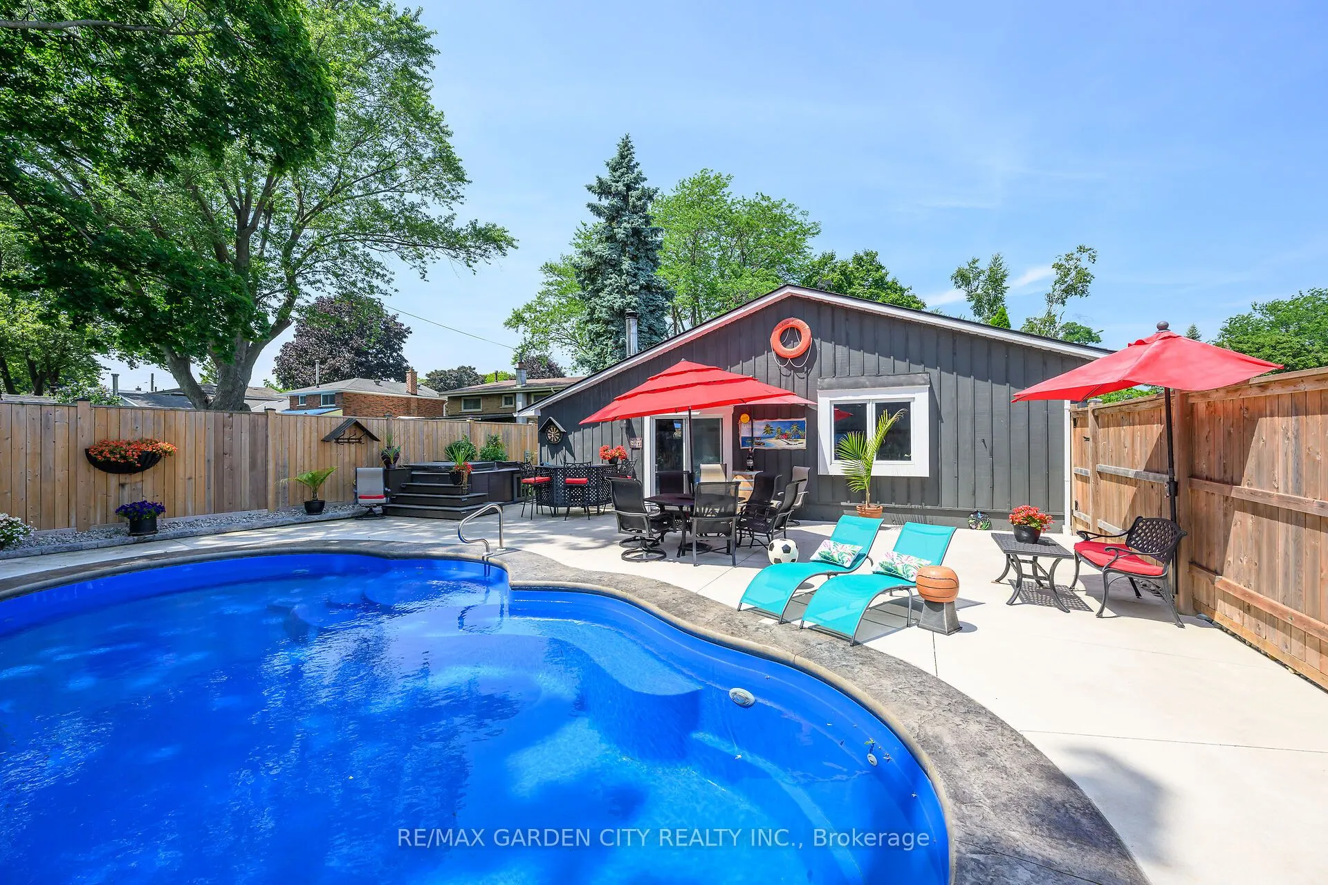8 BENDAMERE Drive