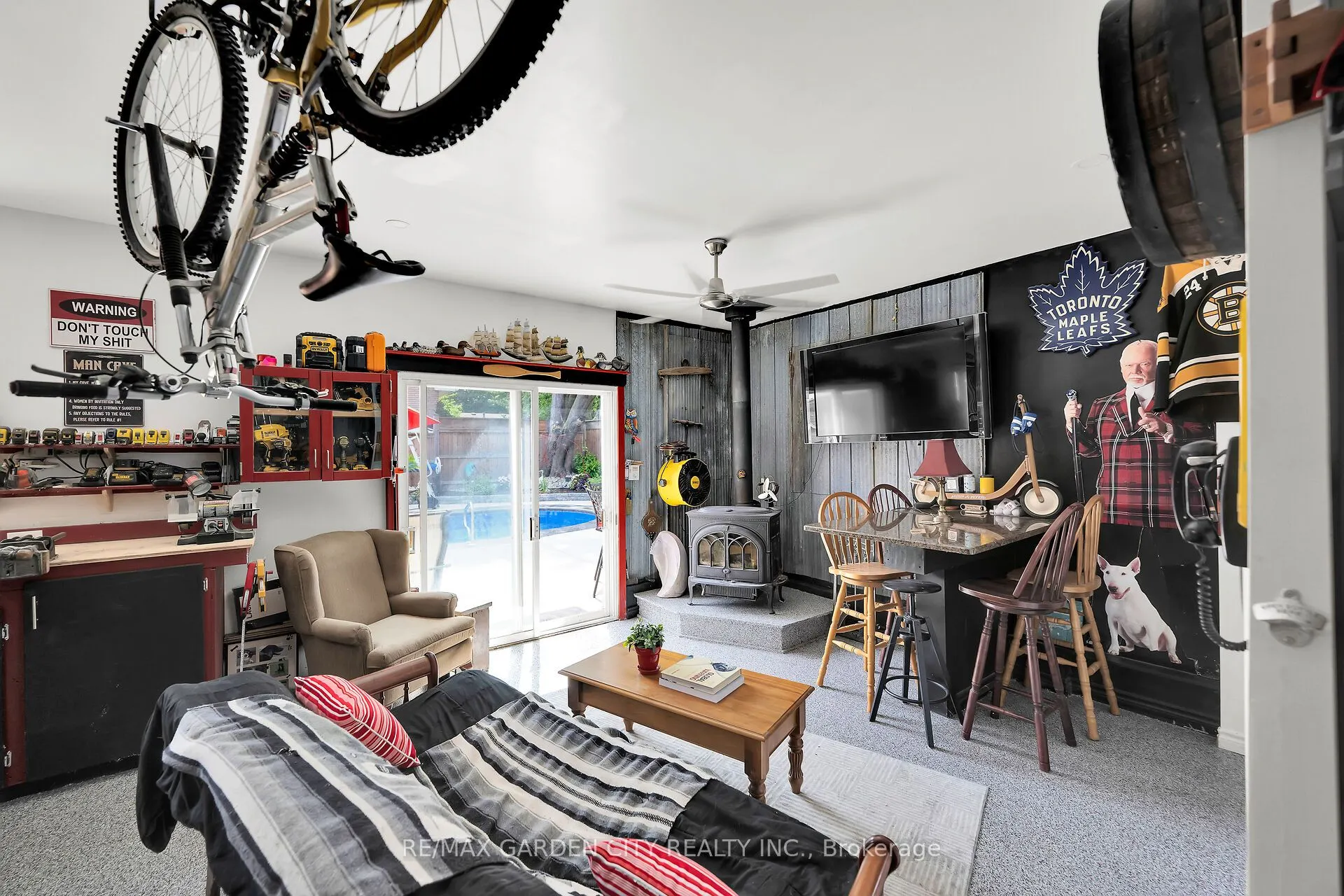 8 BENDAMERE Drive