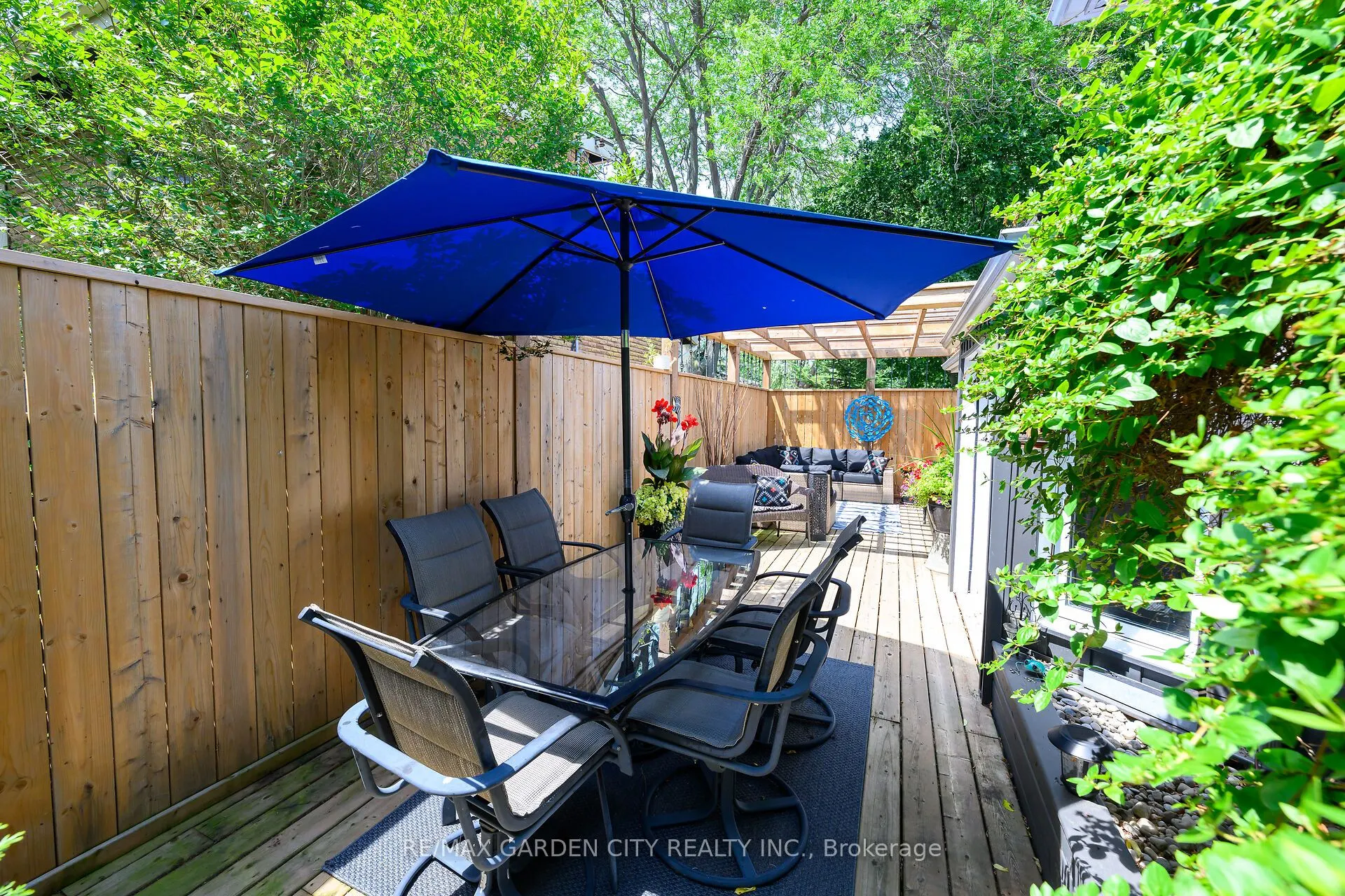8 BENDAMERE Drive