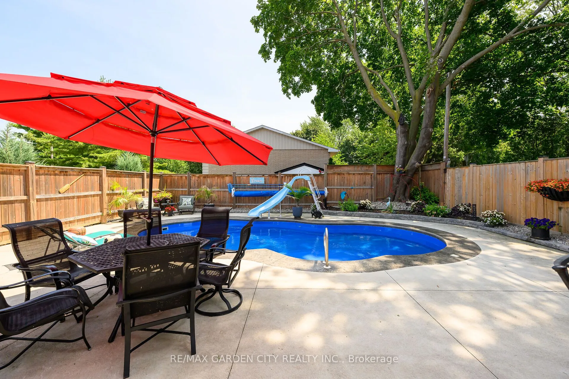 8 BENDAMERE Drive