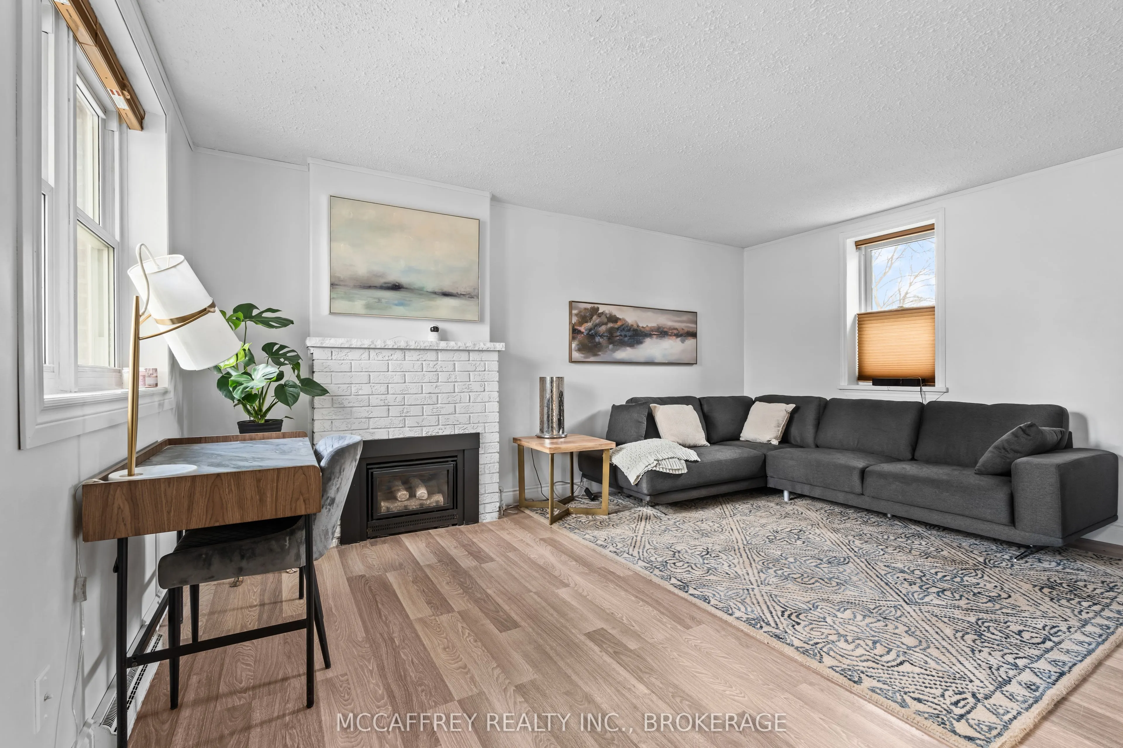 209 Centre Street N