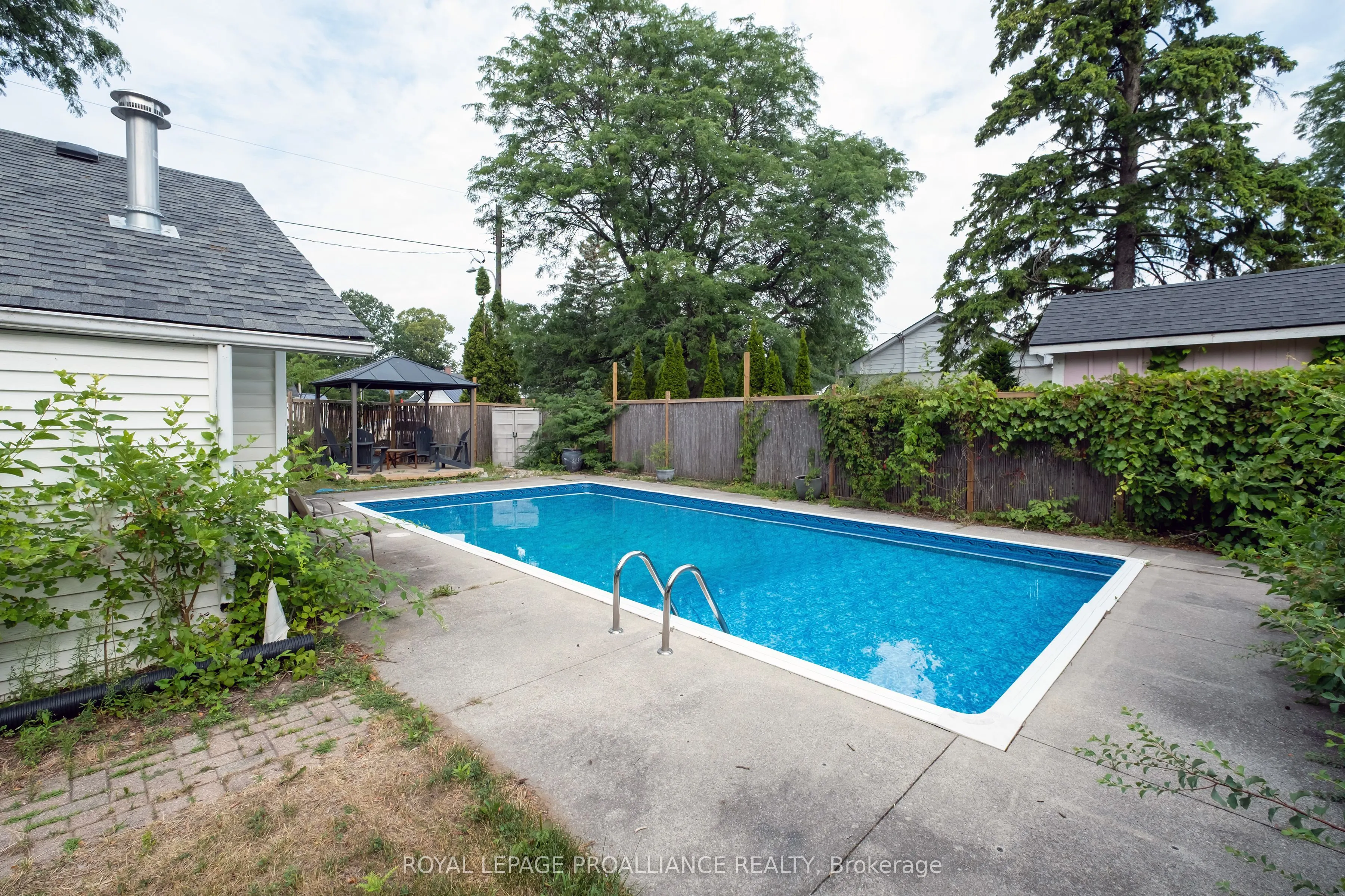 17 Woodland Acres