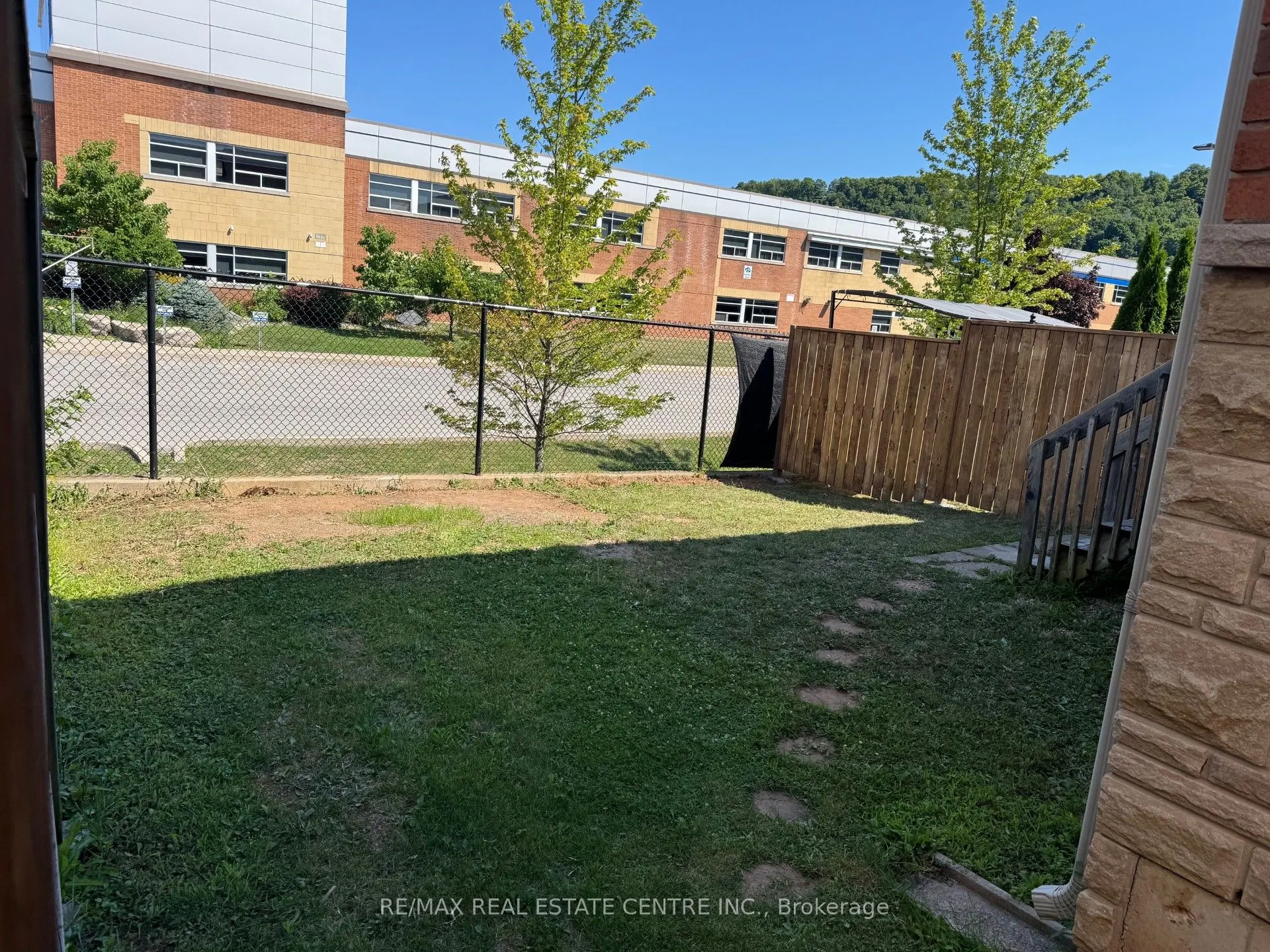 27 Hemlock Way