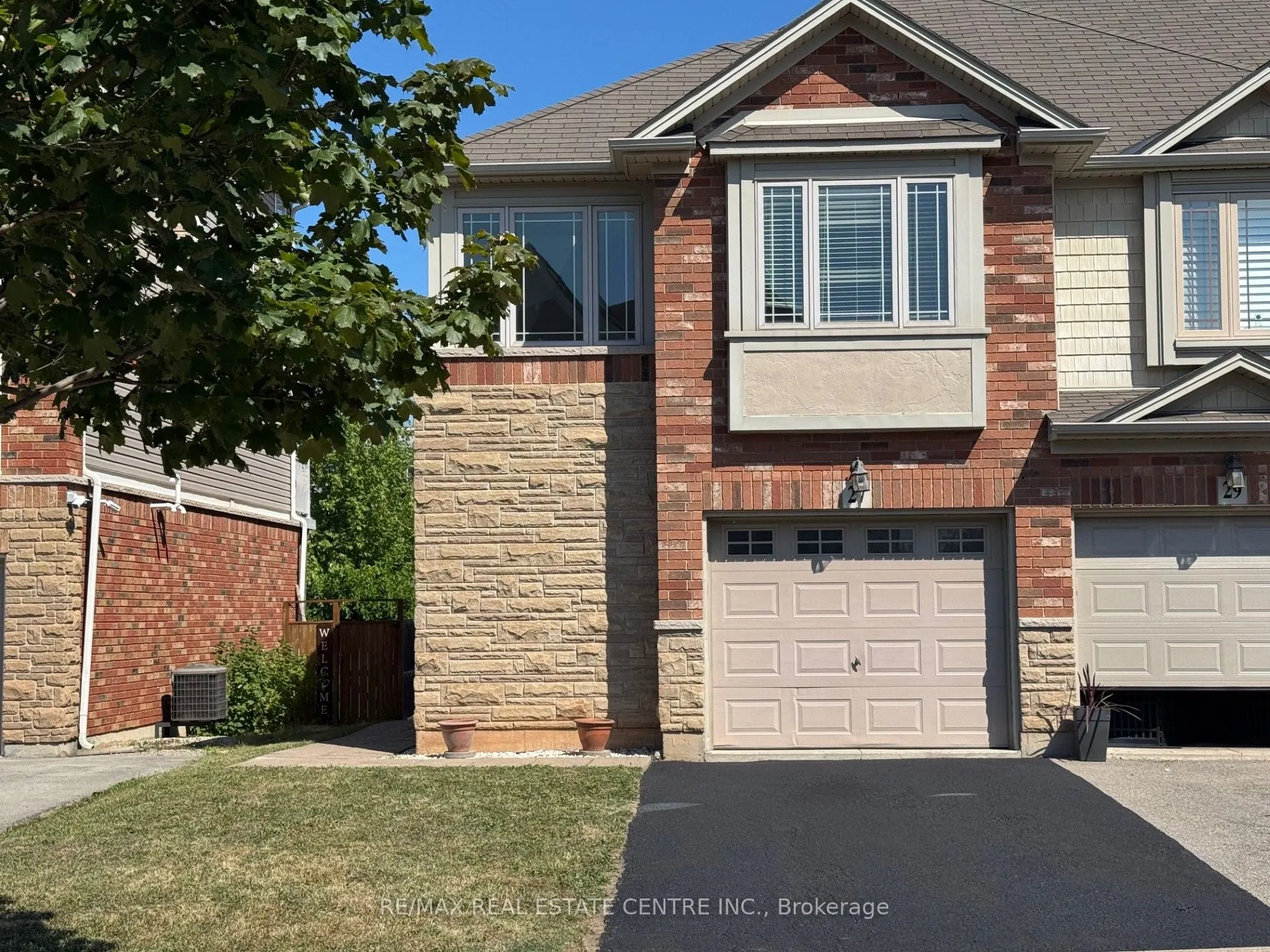 27 Hemlock Way