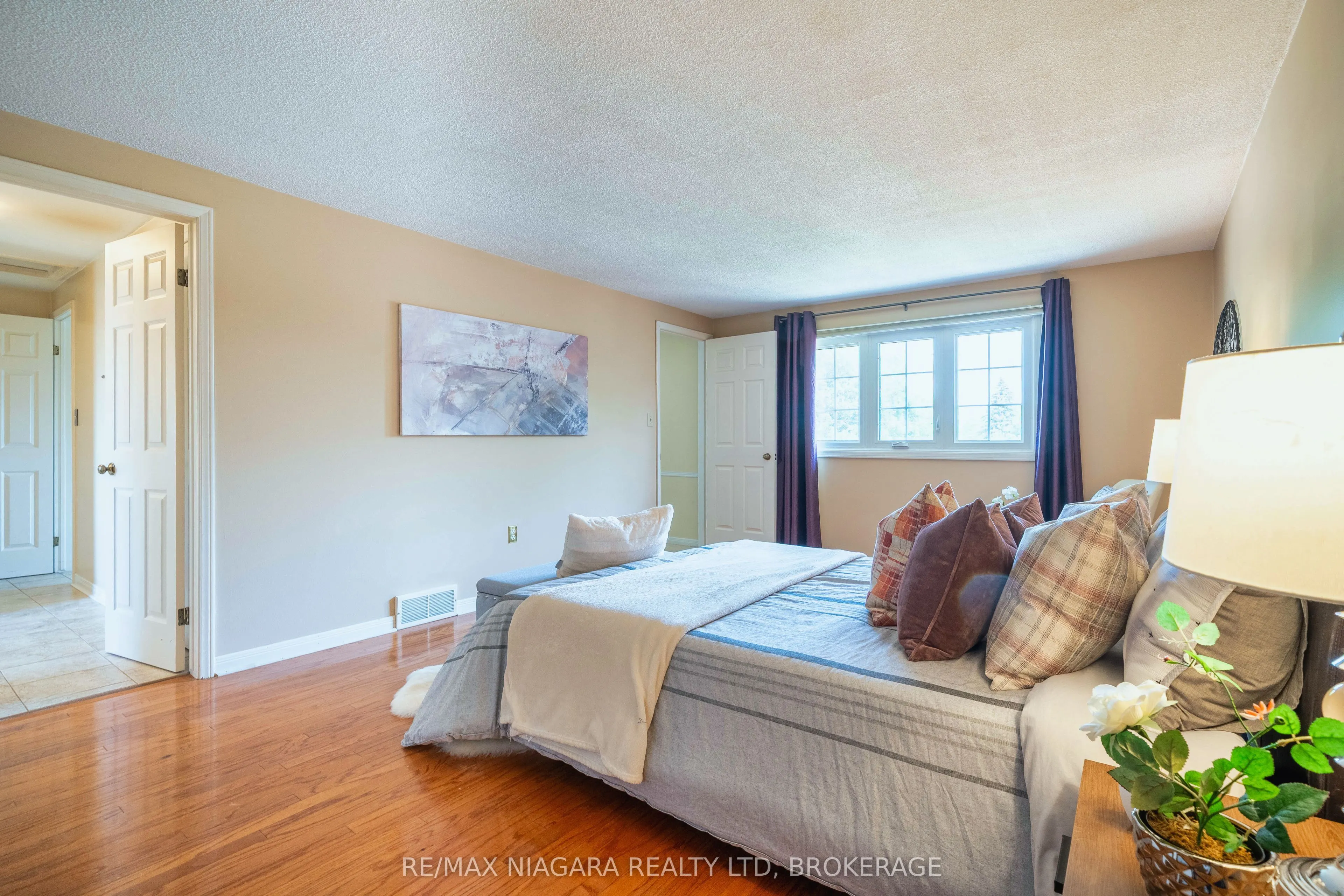 26 CRESTCOMBE Road