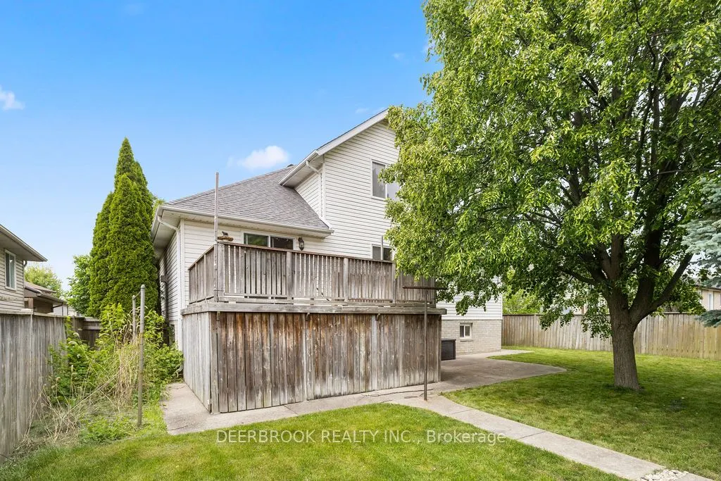 4577 Hunt Club Crescent